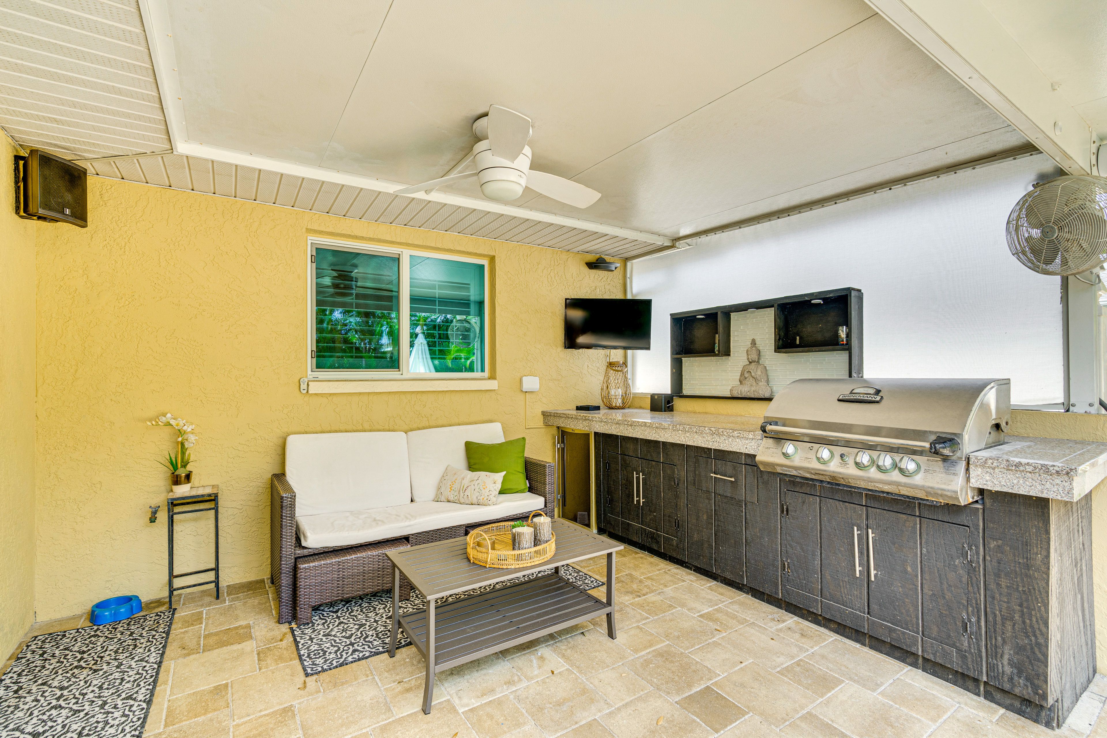Covered Patio | Grilling Station