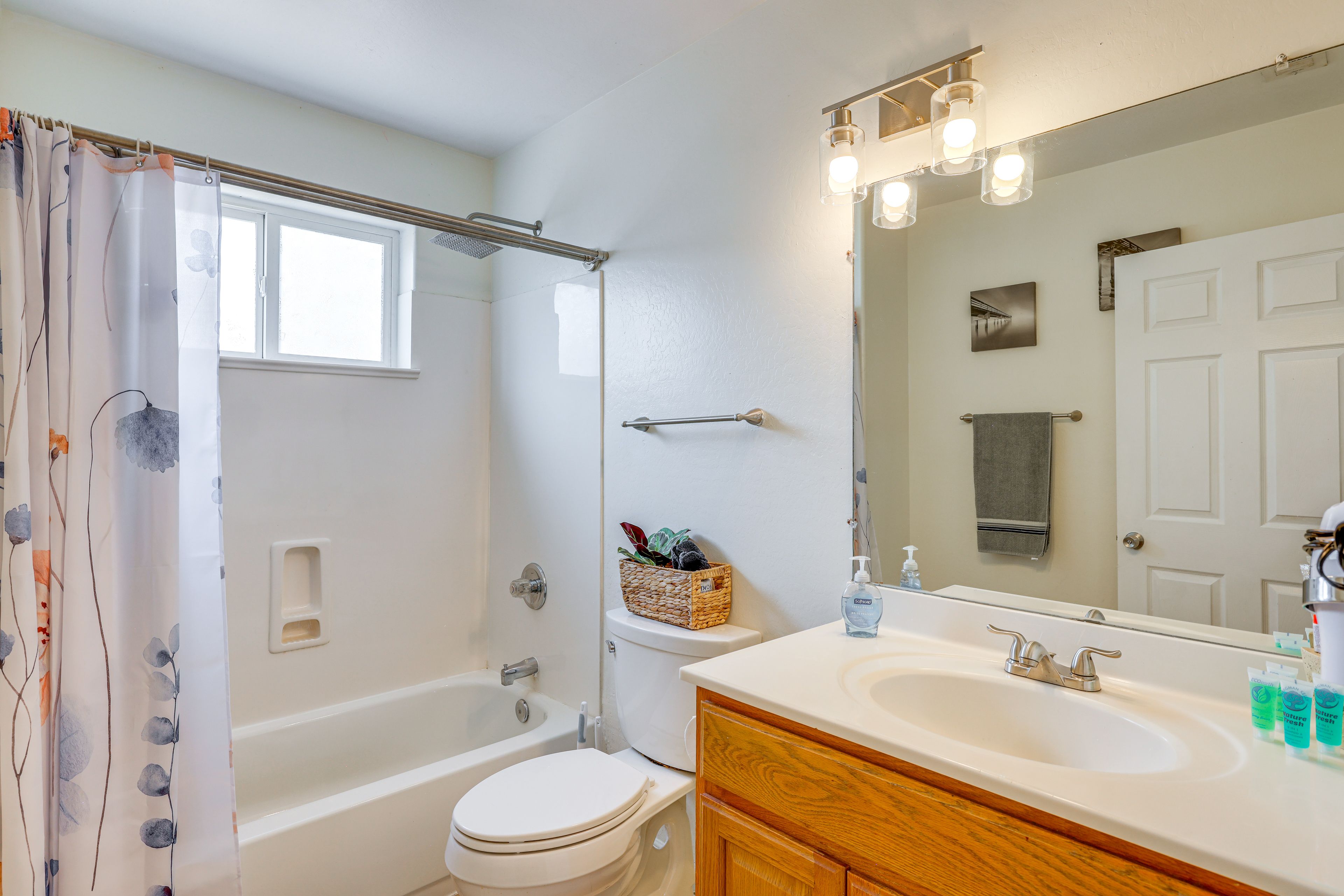 Full Bathroom