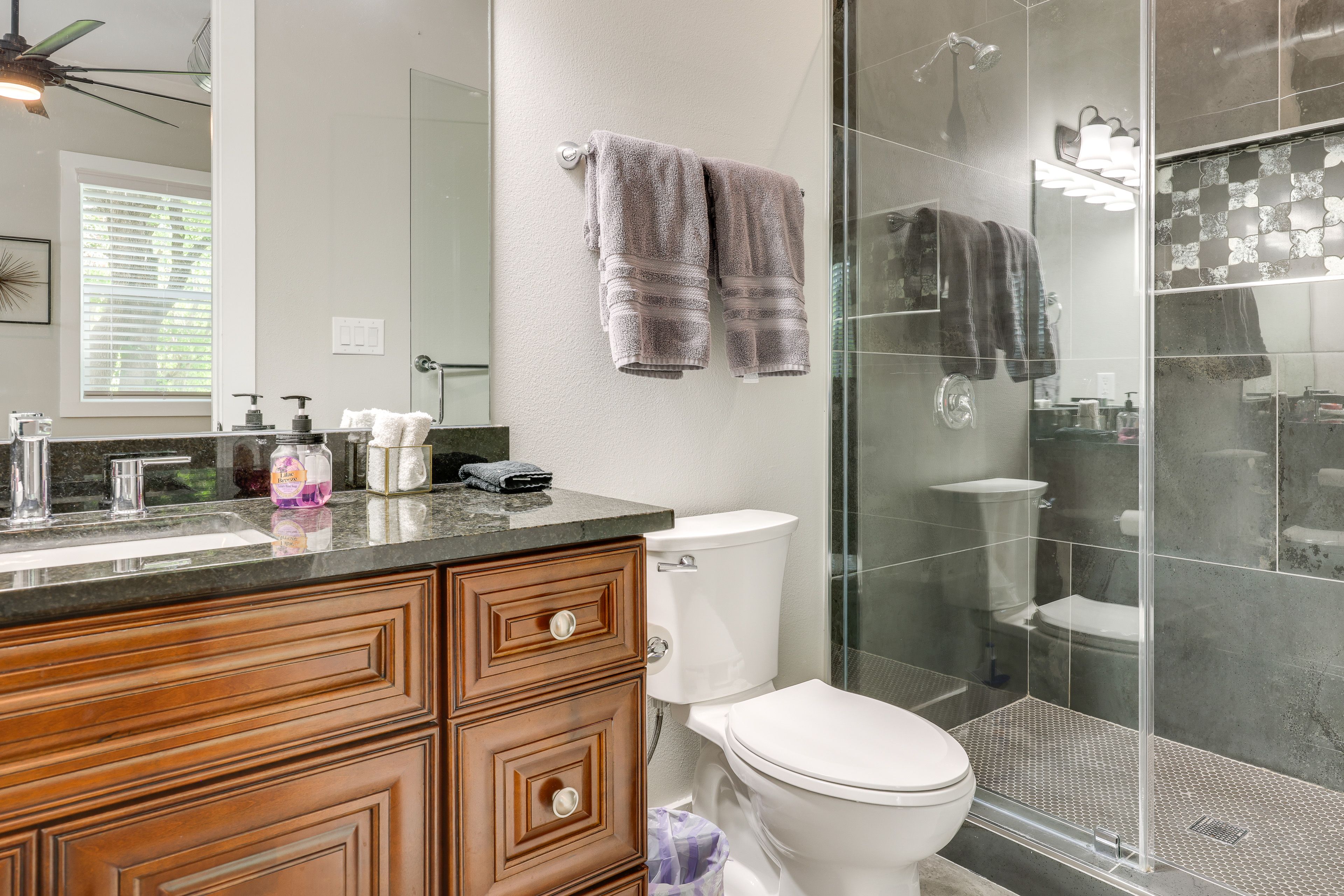 Full Bathroom | 1st Floor