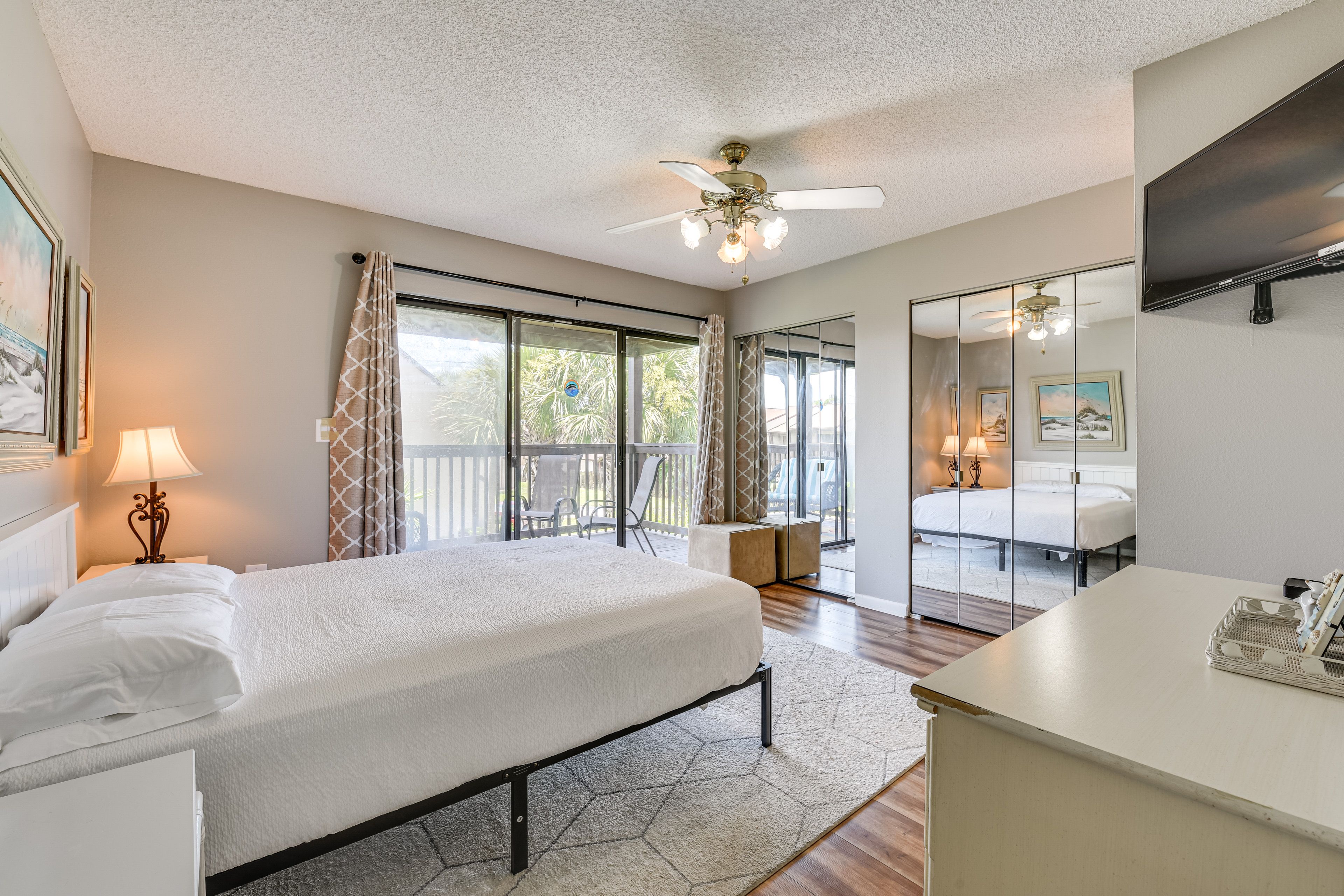 Bedroom 1 | Queen Bed | Linens Provided | 2nd Floor