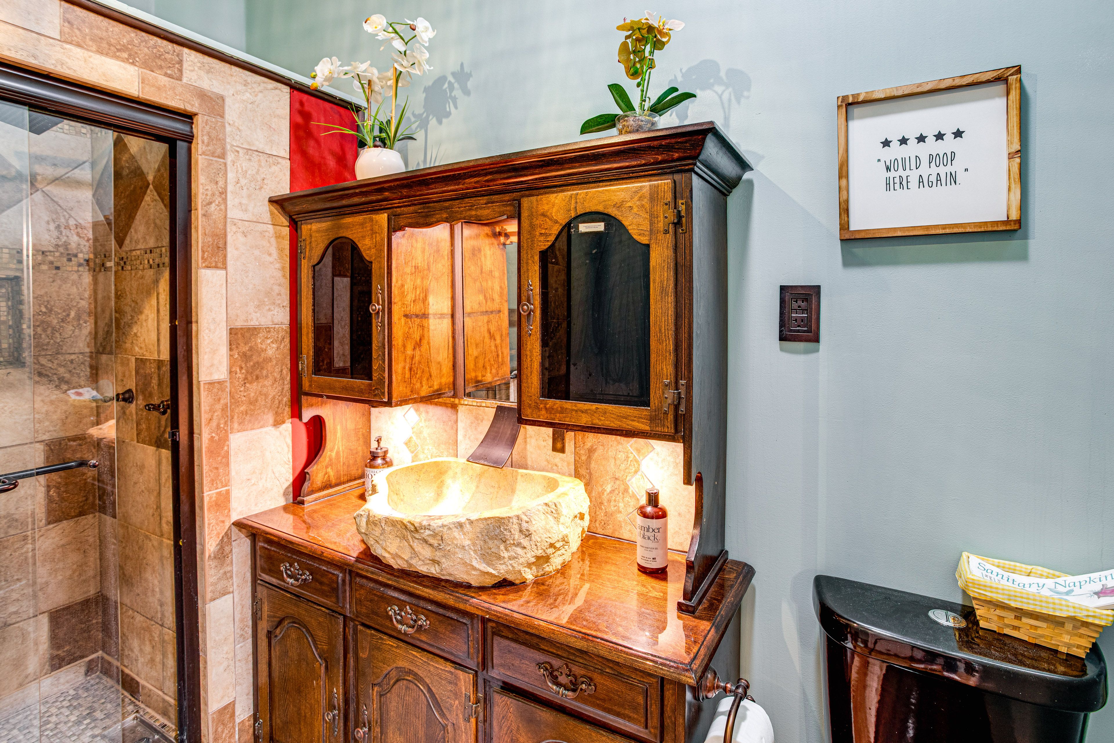 Full Bathroom | Towels Provided