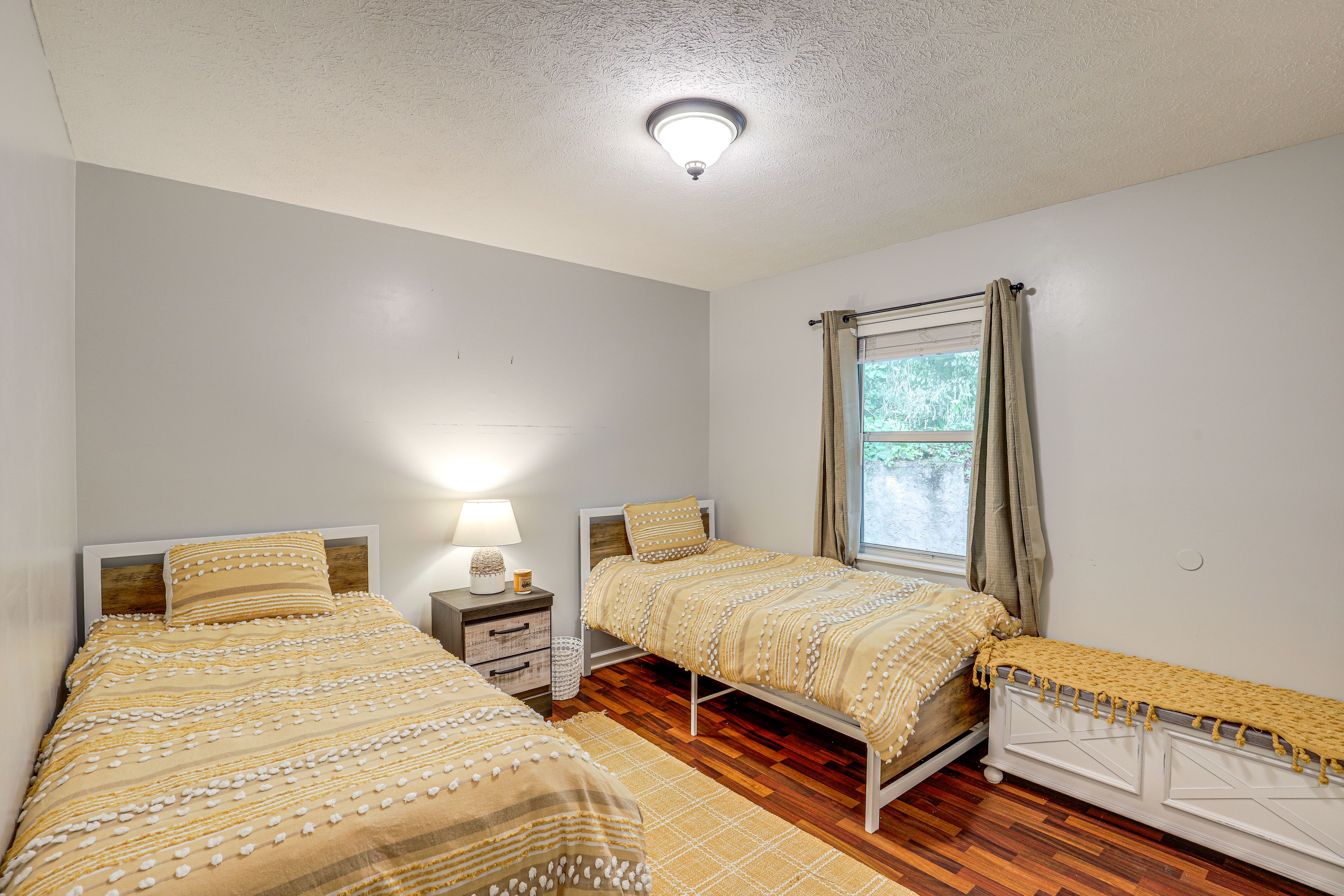 Bedroom 2 | 2 Twin Beds