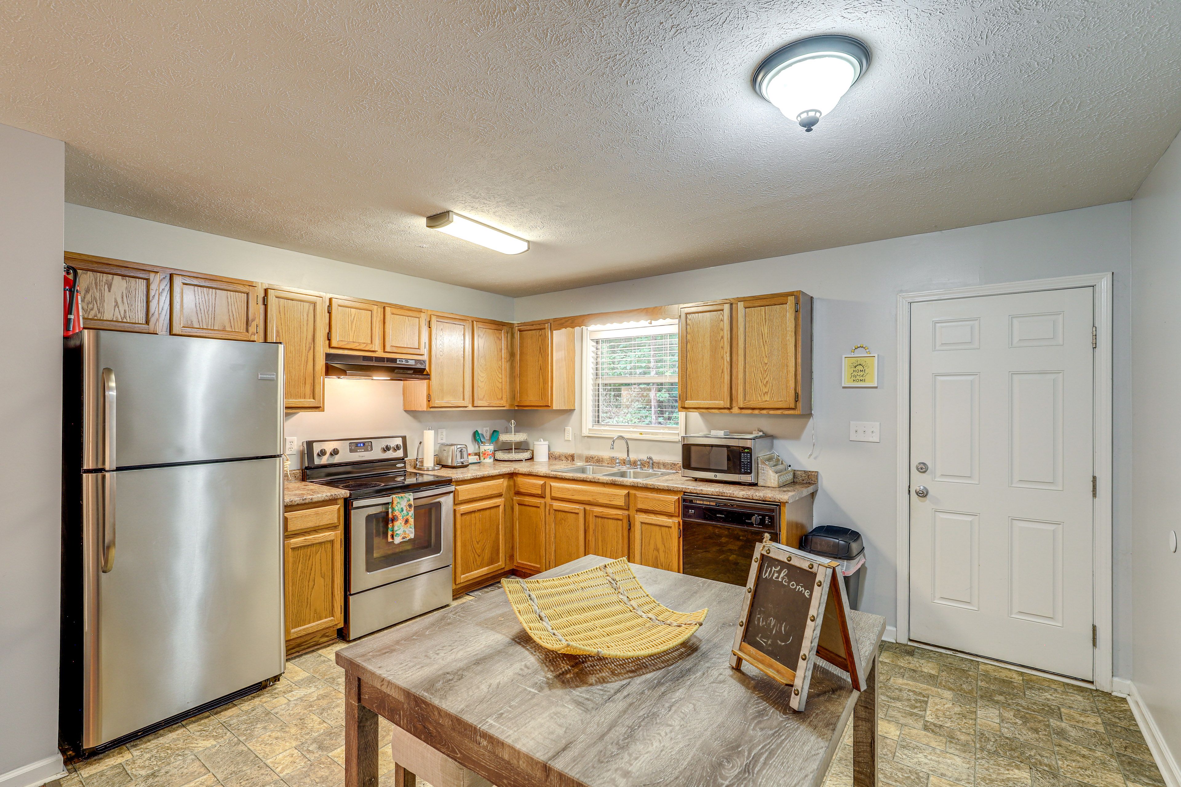 Dining Table | Kitchen