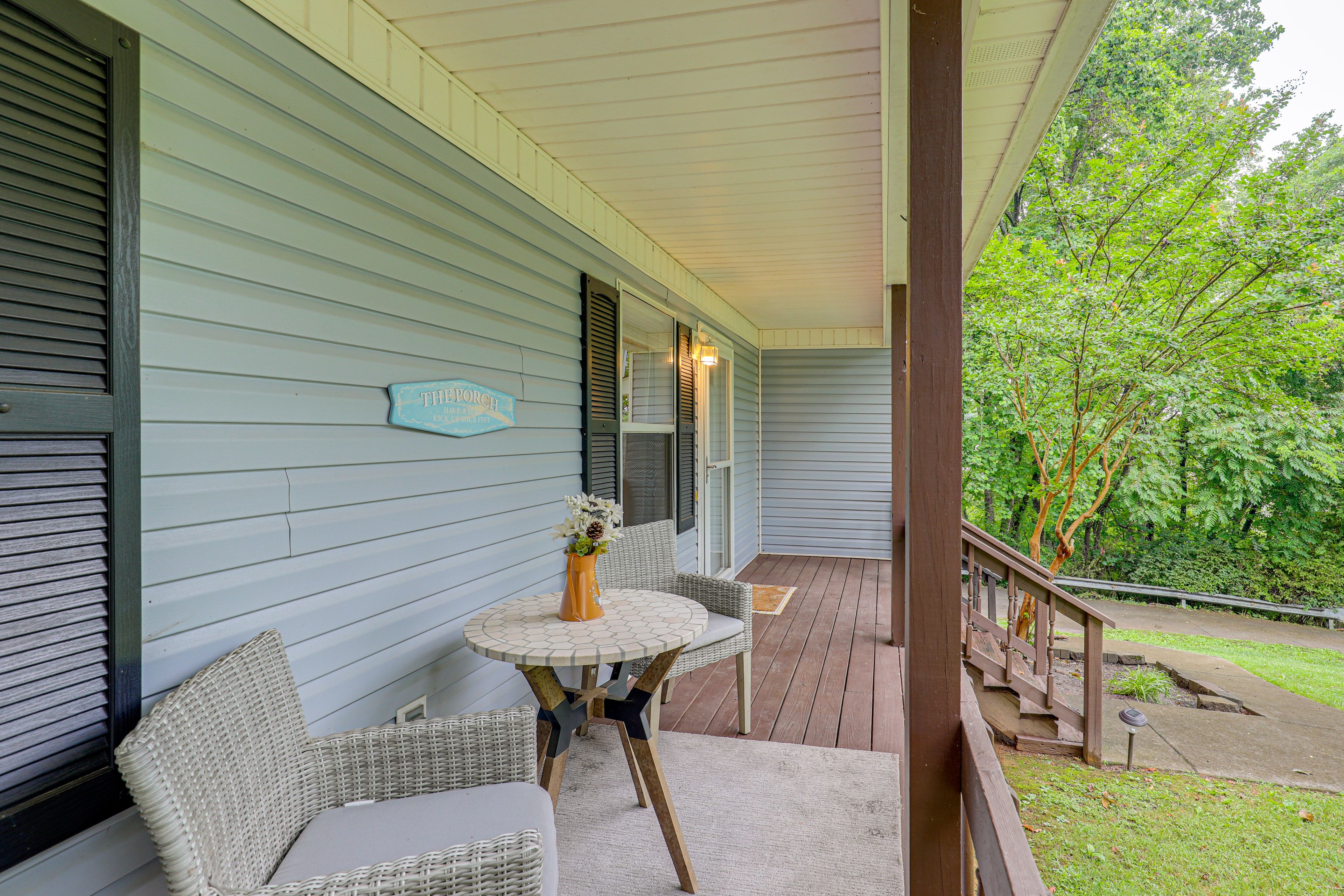 House Exterior | Furnished Porch