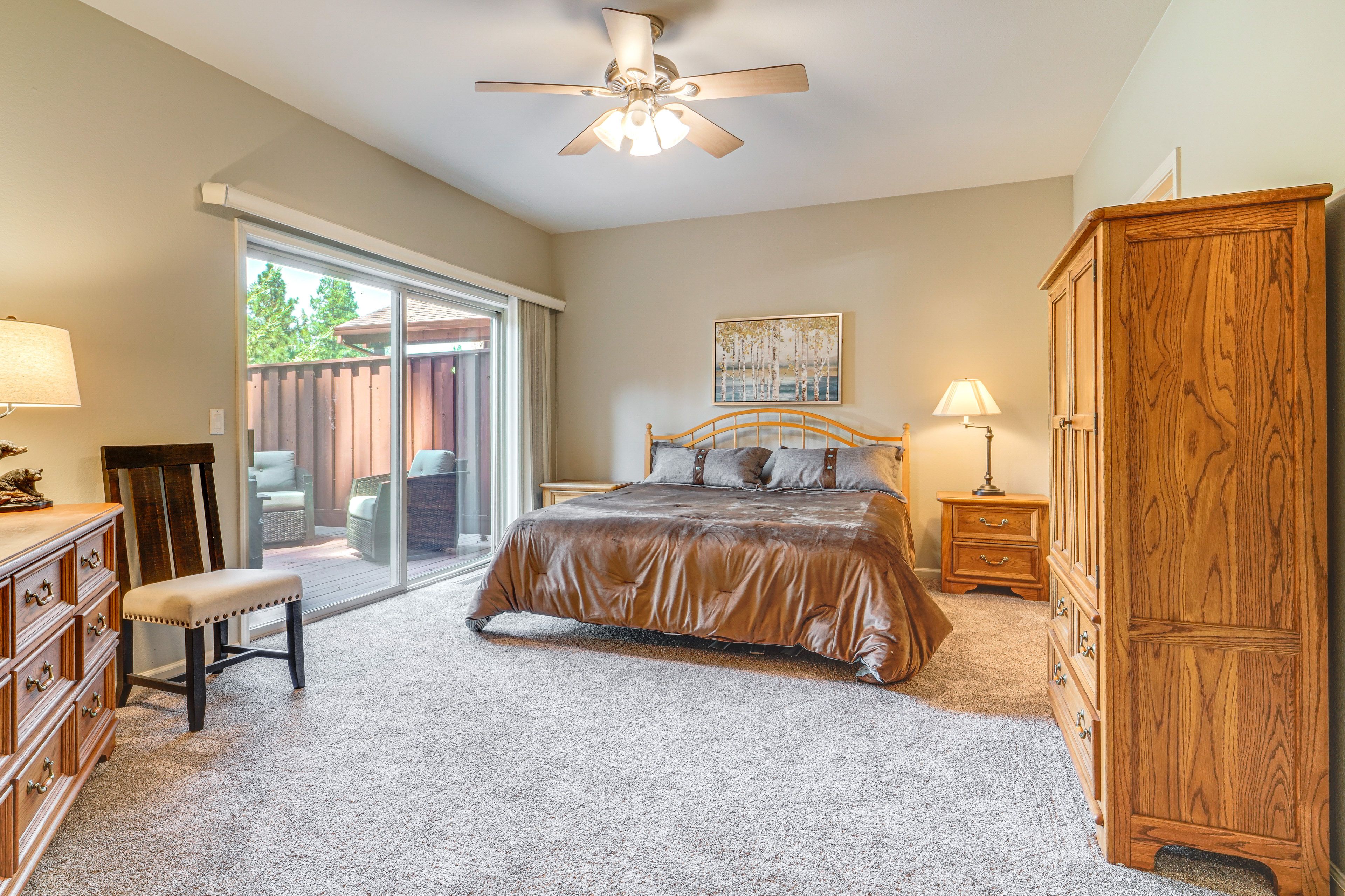 Bedroom Suite 1 | King Bed | Smart TV