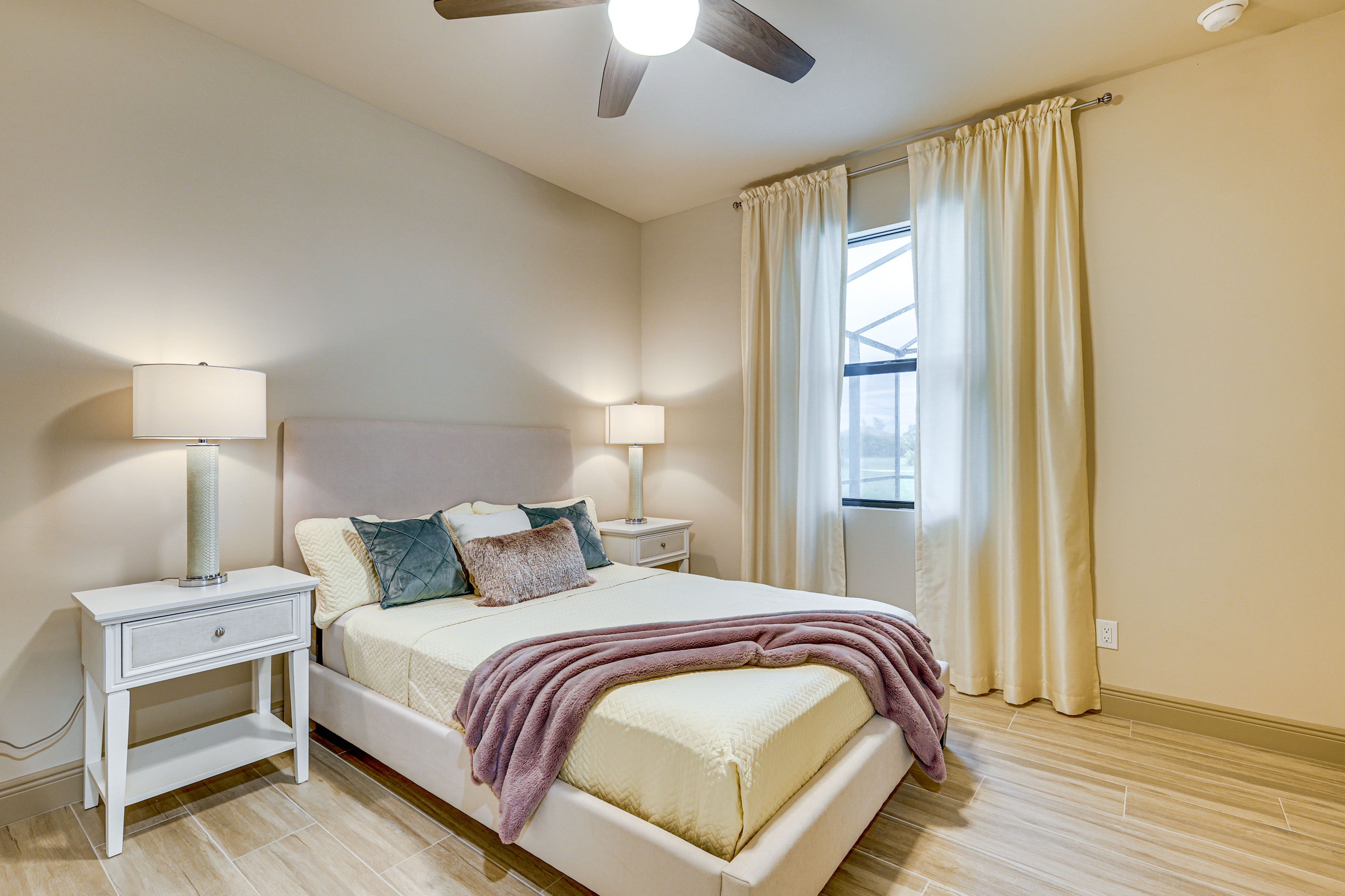 Bedroom 2 | Queen Bed