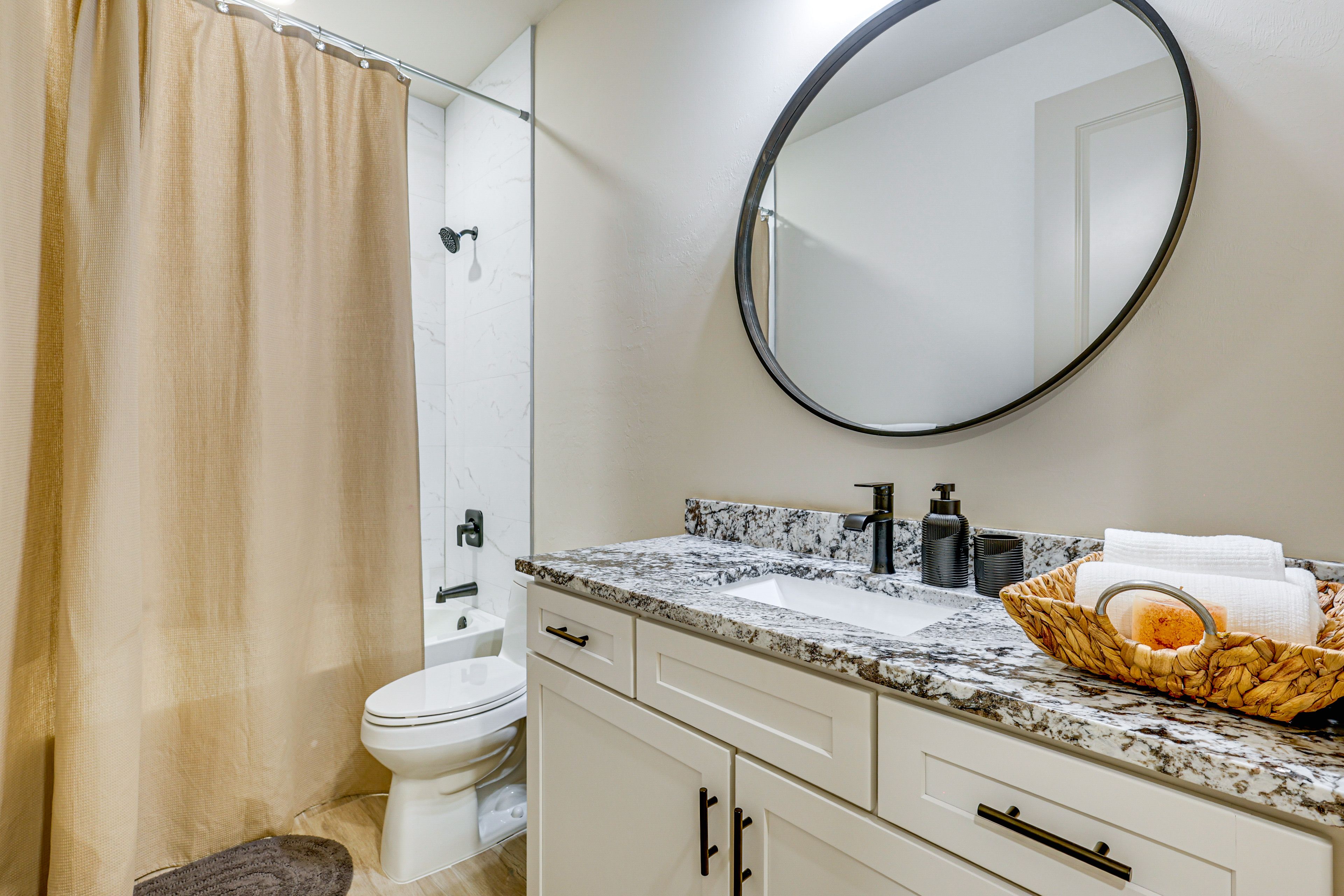Full Bathroom