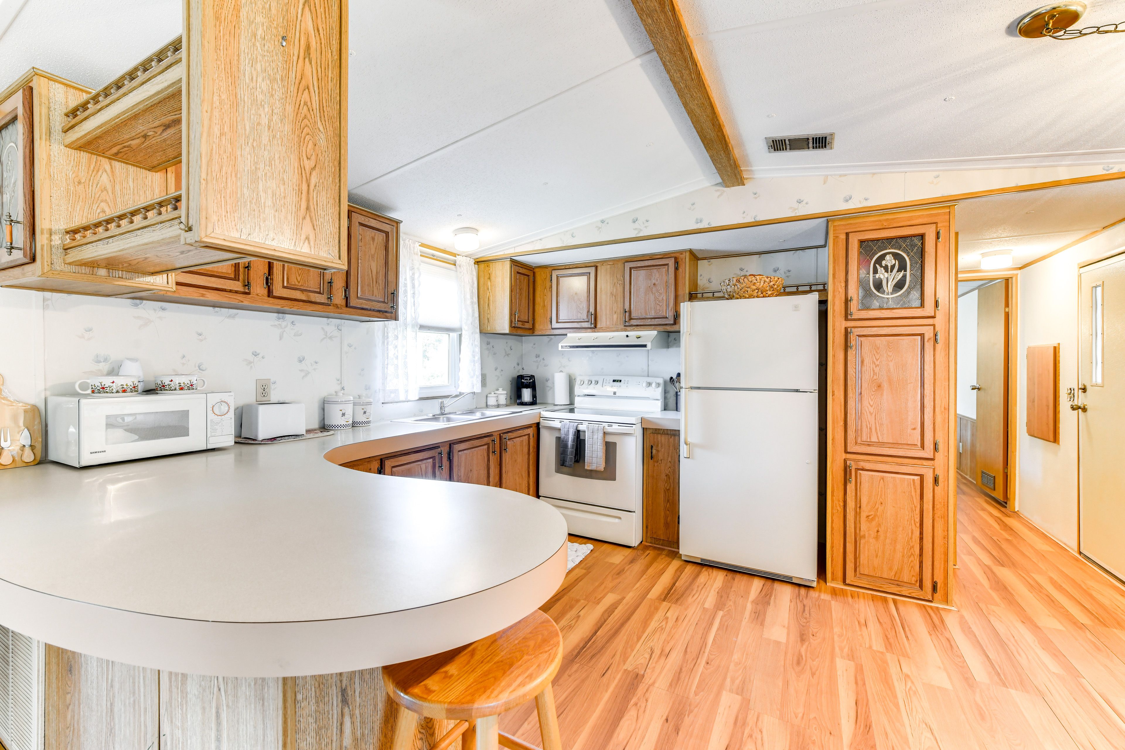 Kitchen | Microwave | Toaster