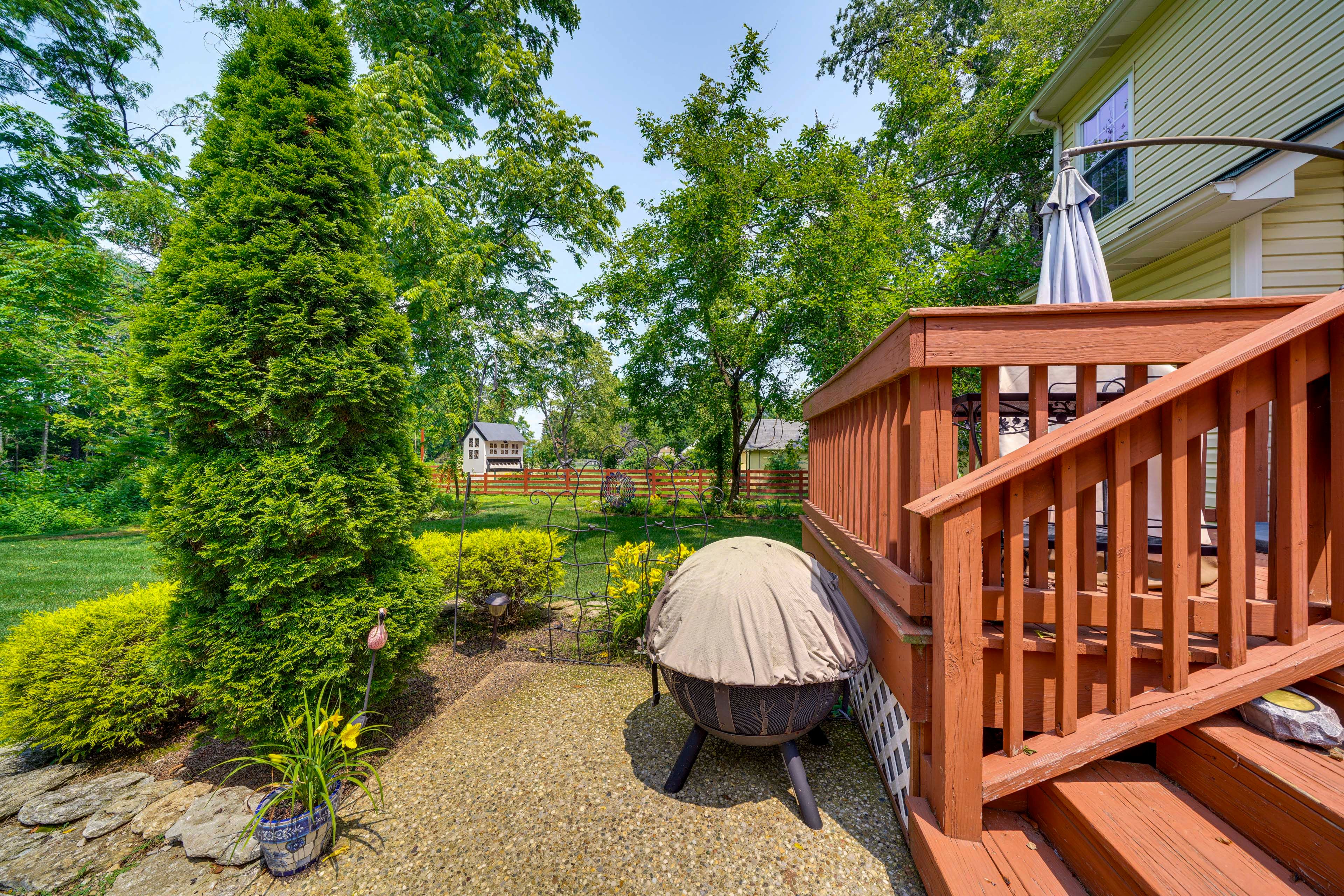 Patio | Wood-Burning Fire Pit
