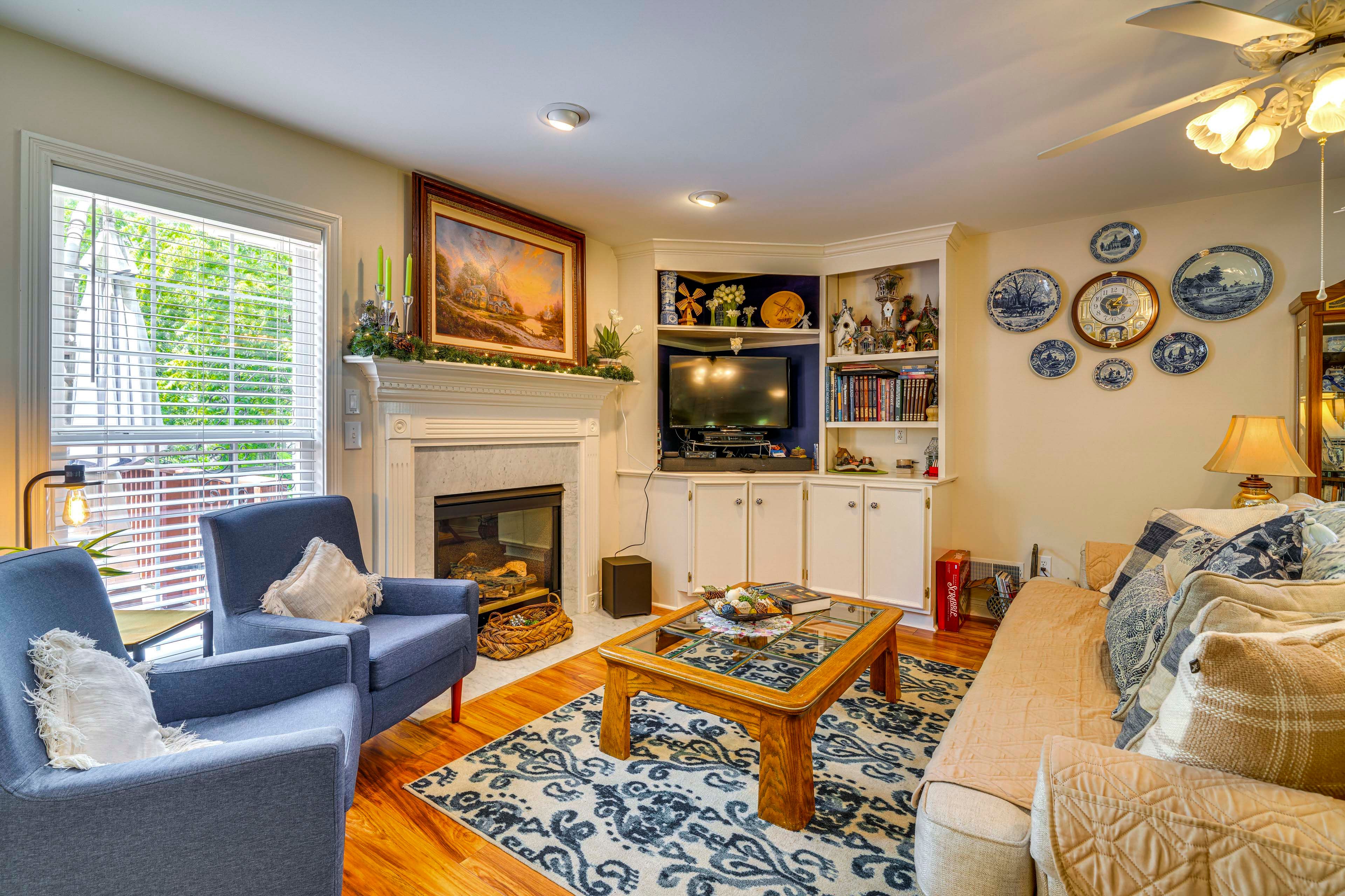 Living Room | Free WiFi | Central A/C & Heat | 1st Floor