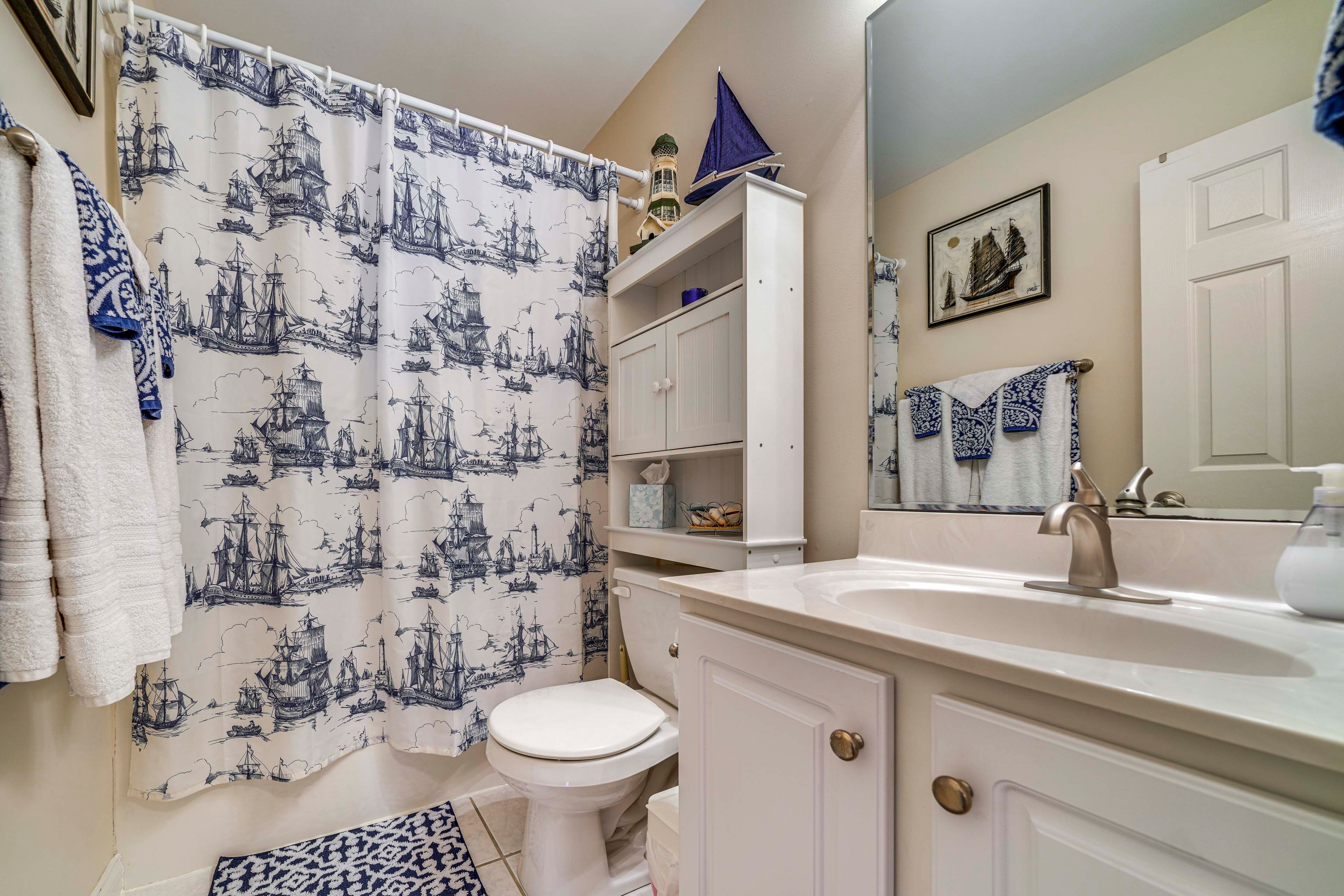 Full Bathroom | 2nd Floor