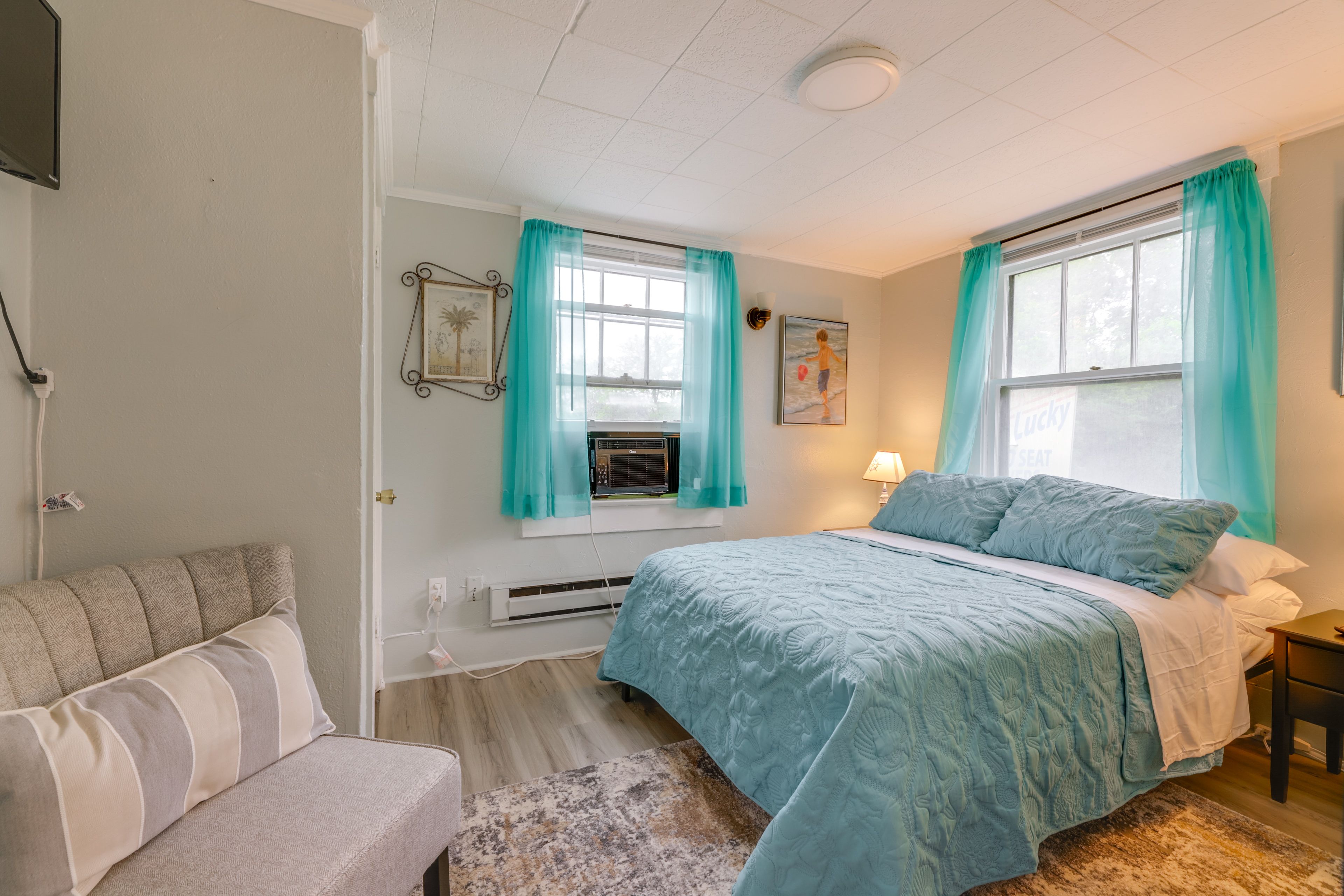 Bedroom 2 | 2nd Floor | Full Bed | Smart TV