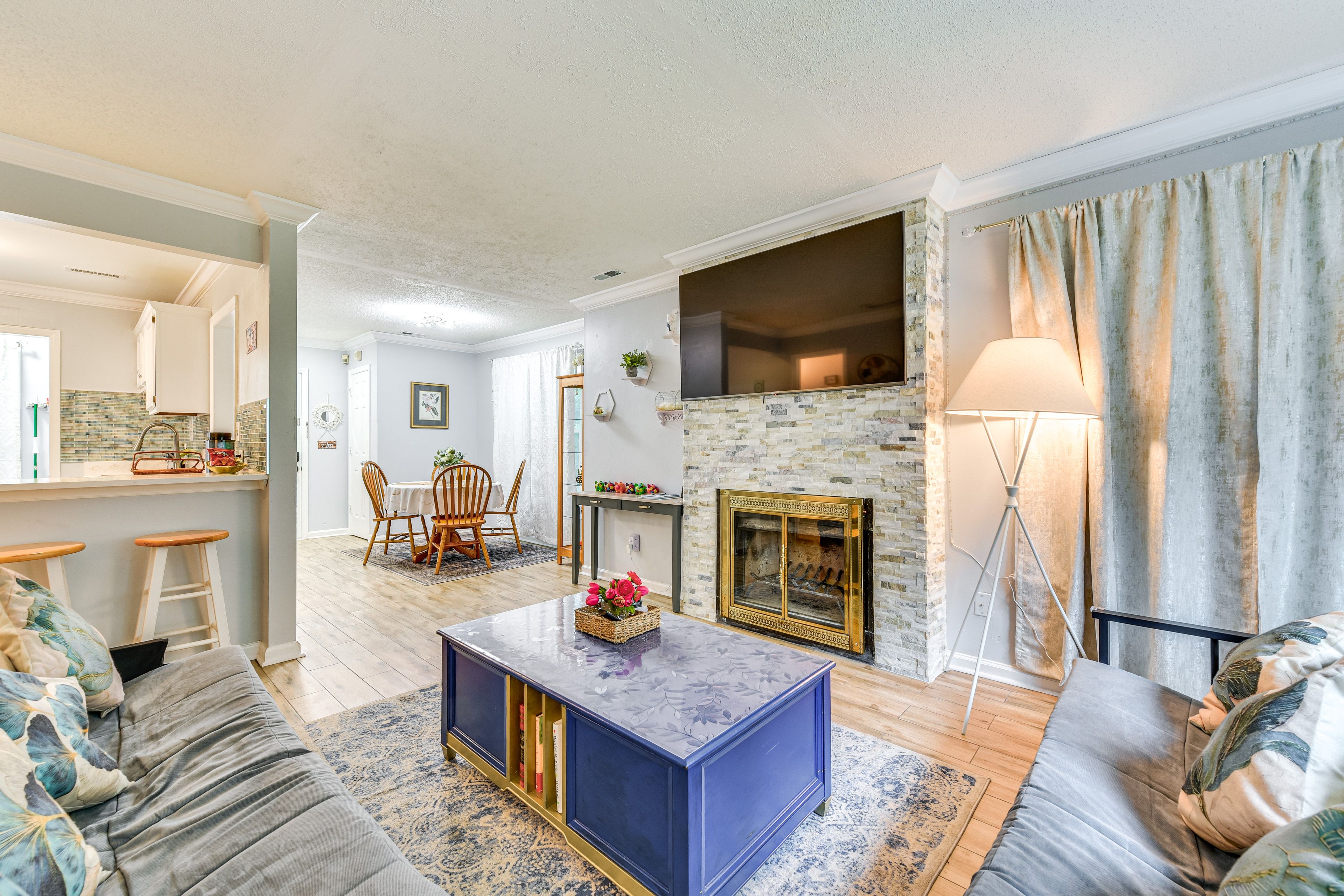 Charlotte Vacation Rental | 2BR | 2.5BA | 1,000 Sq Ft | Small Step to Enter