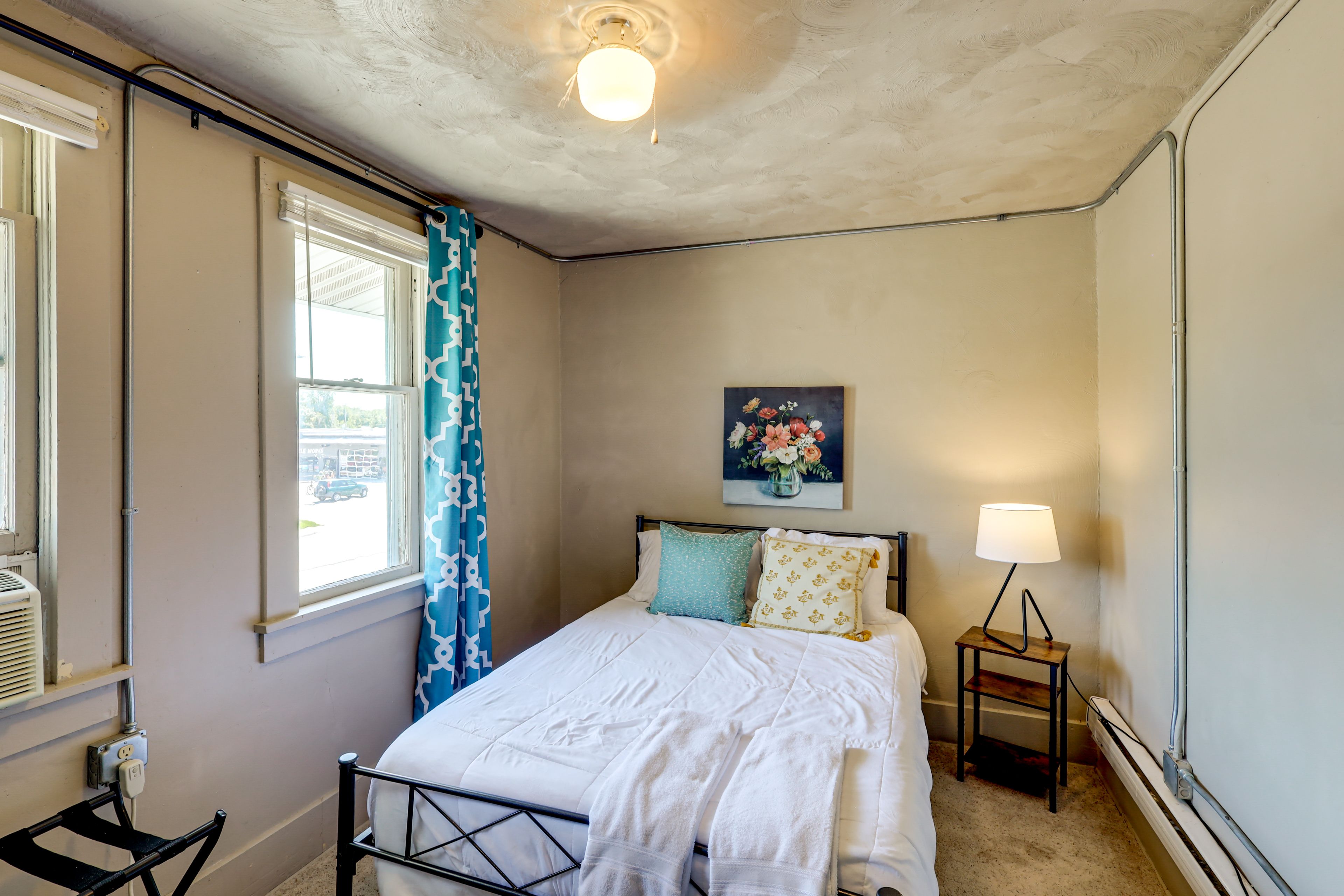 Bedroom 3 | 2nd Floor | Queen Bed