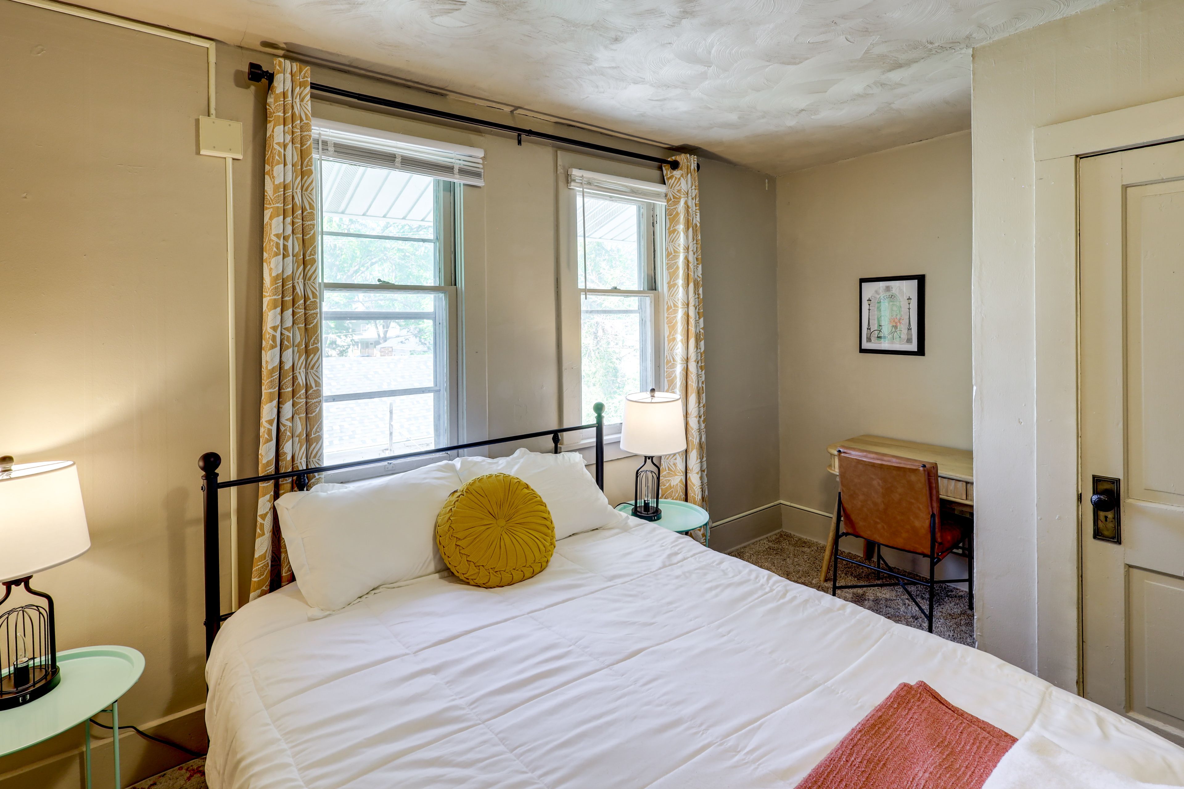 Bedroom 6 | 2nd Floor | Queen Bed | Desk