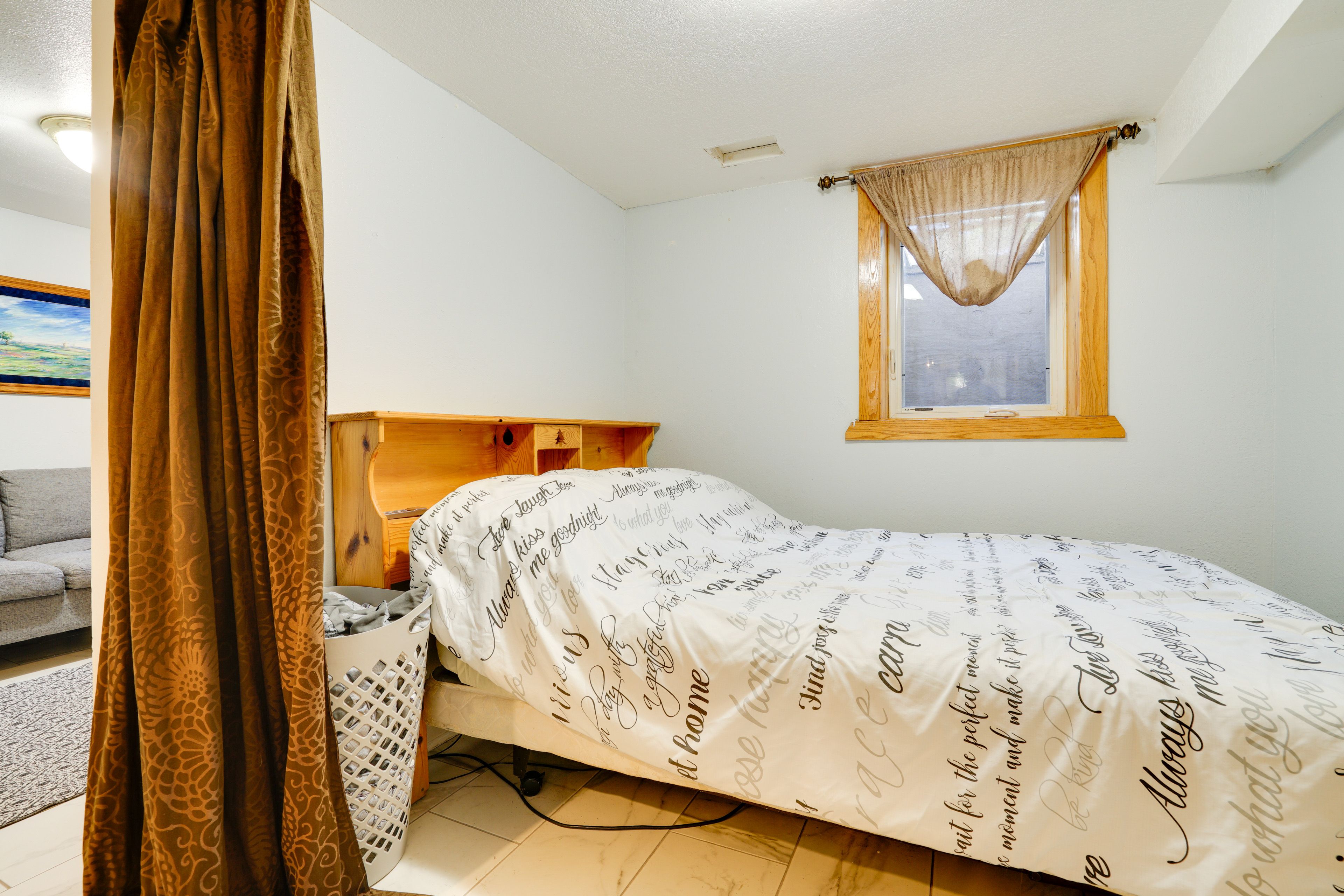 Studio | Full Bed | Linens