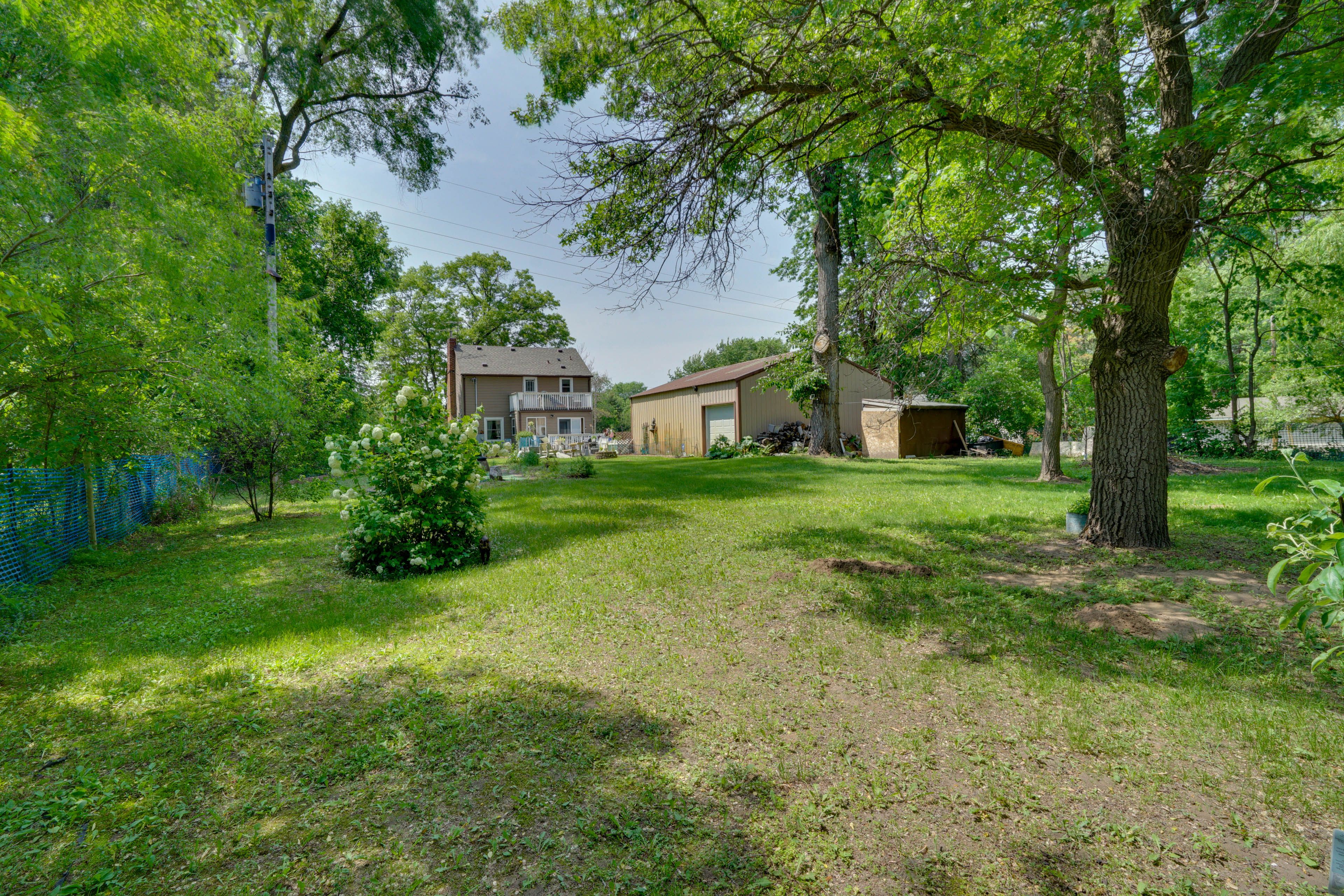 Shared Backyard | Private Charcoal & Gas Grills