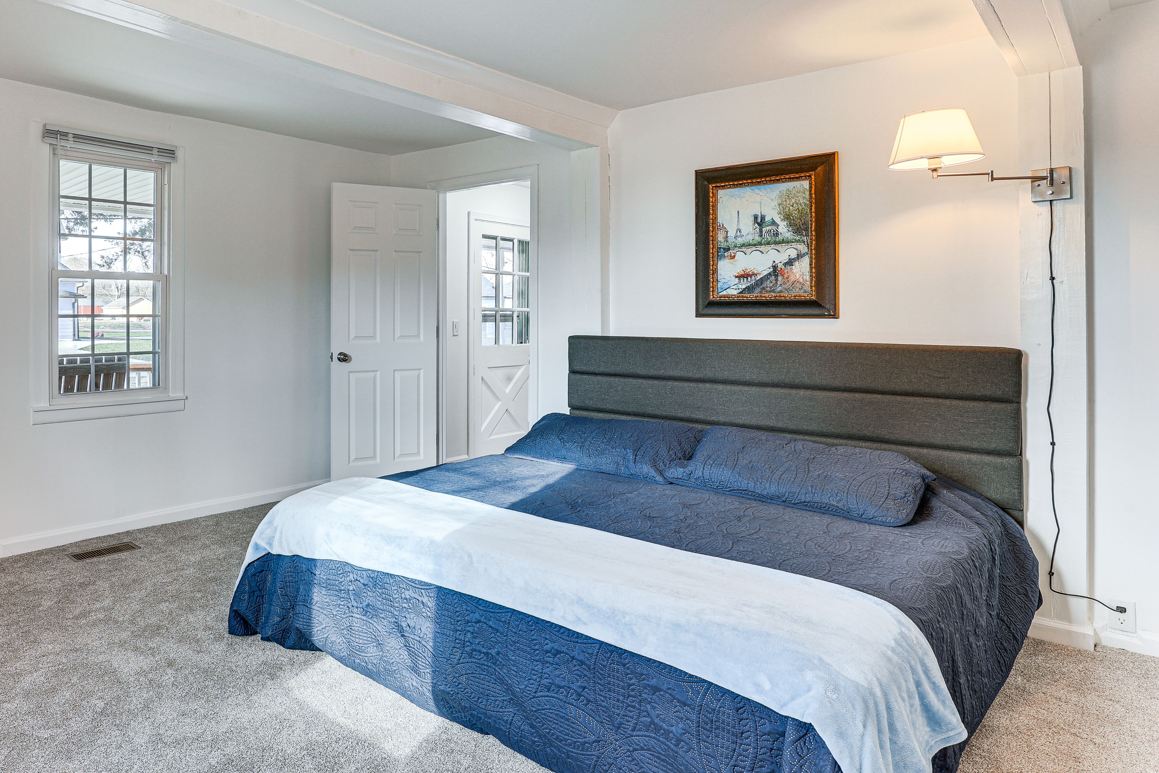 Bedroom 1 | 1st Floor | King Bed | Linens Provided