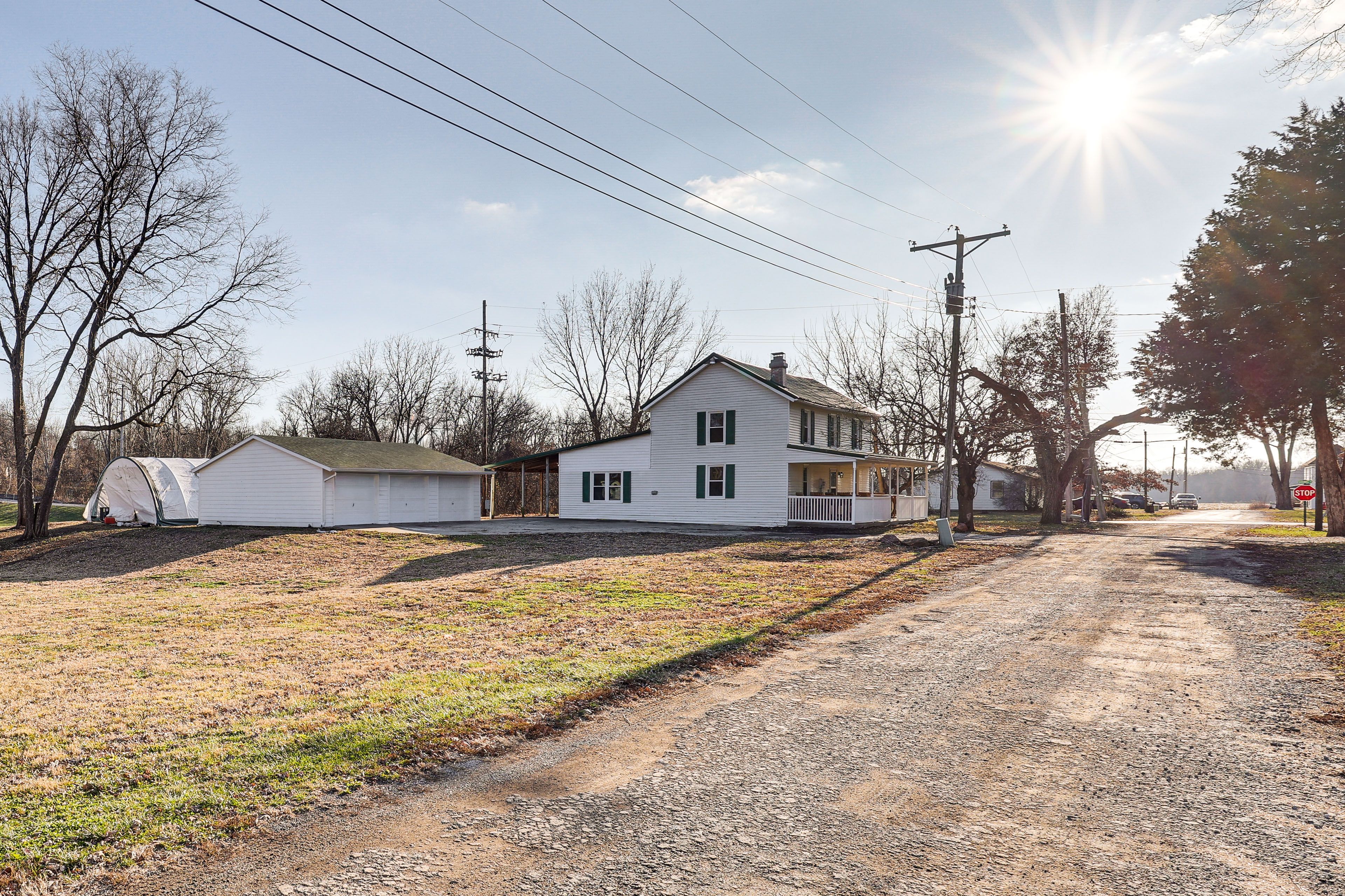Parking | Driveway (4 Vehicles) | Street (4 Vehicles)