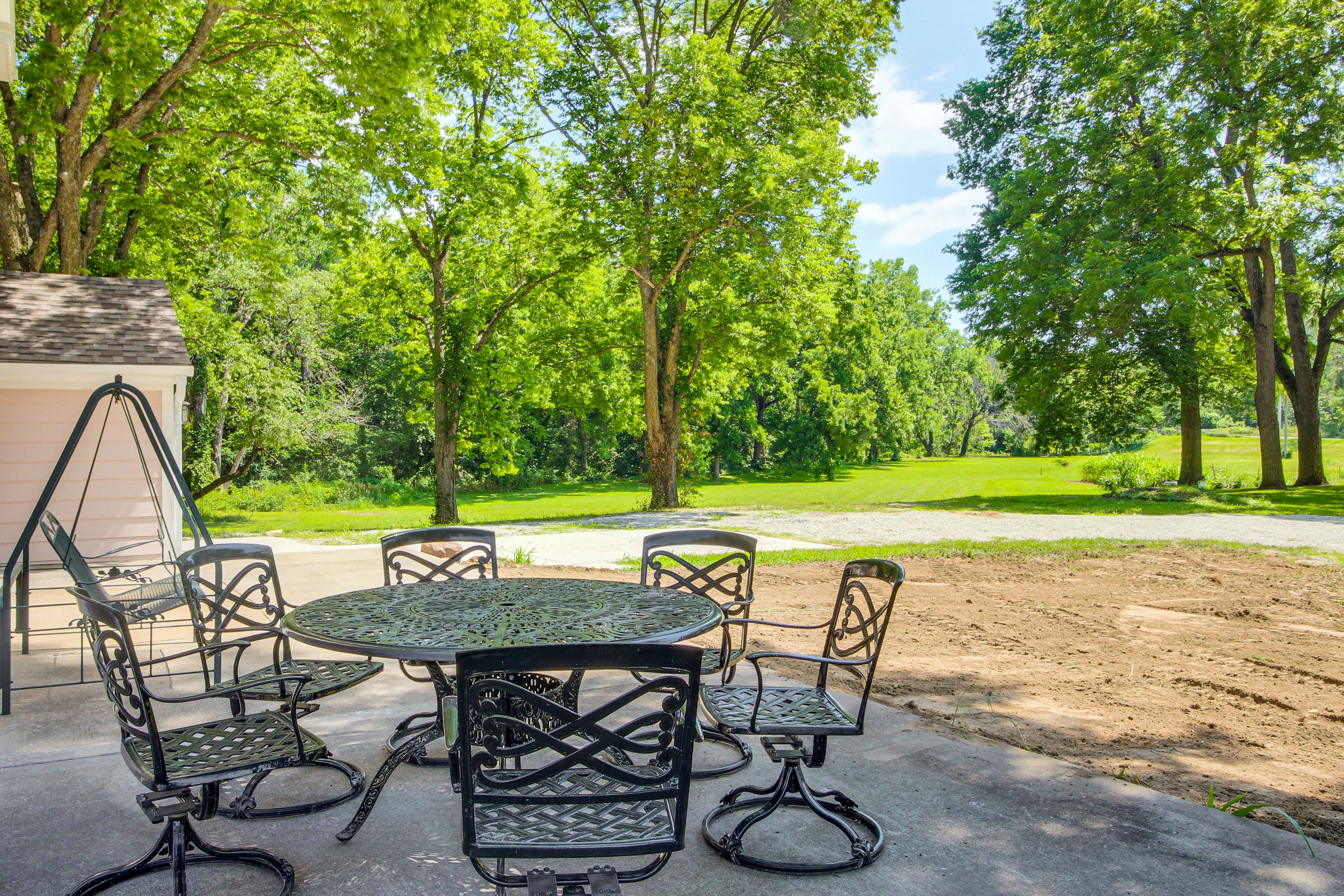 Holt Vacation Rental | 3BR | 3BA | 1,750 Sq Ft | 3 Steps to Enter