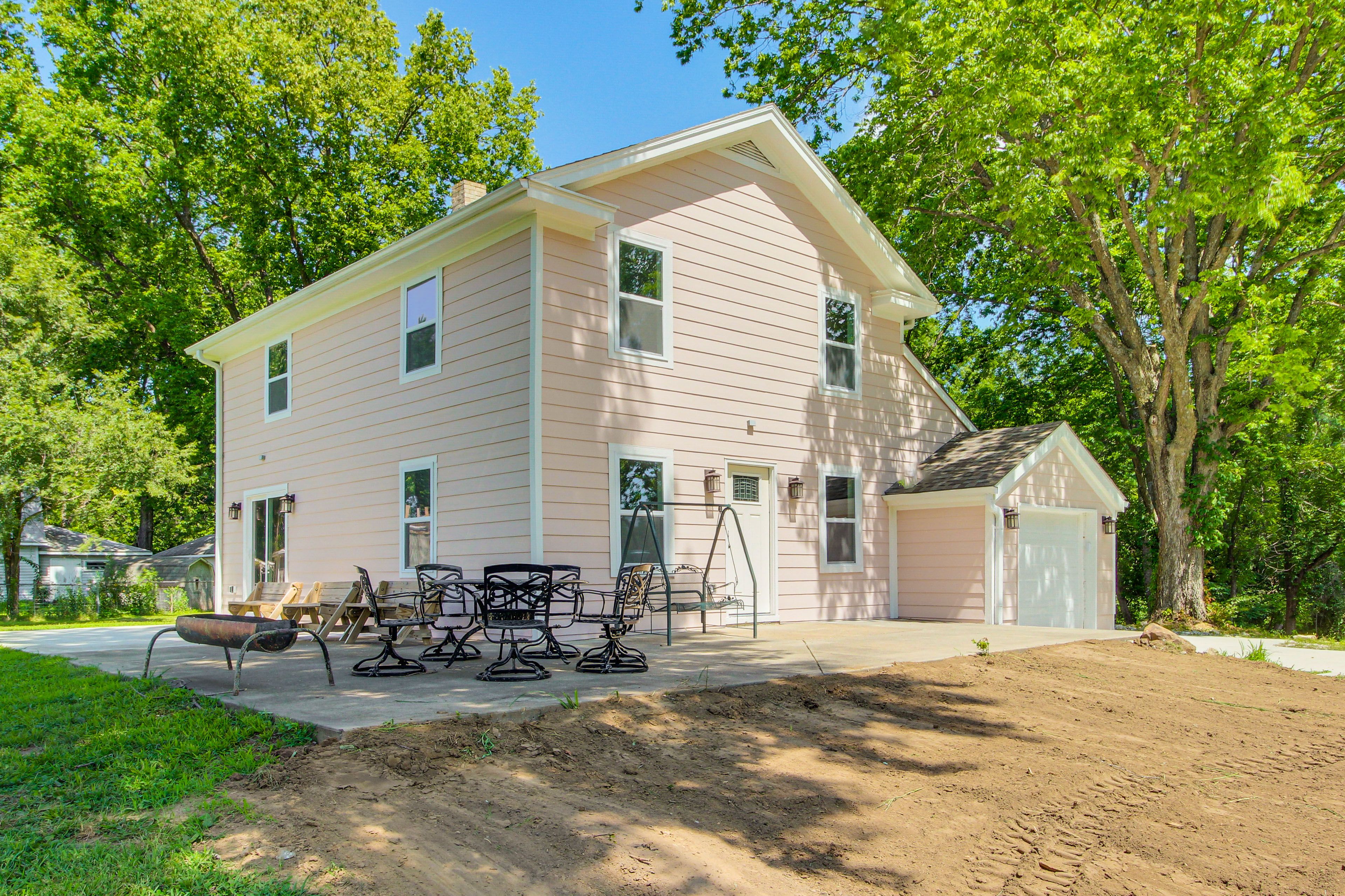 Patio | Outdoor Dining Area