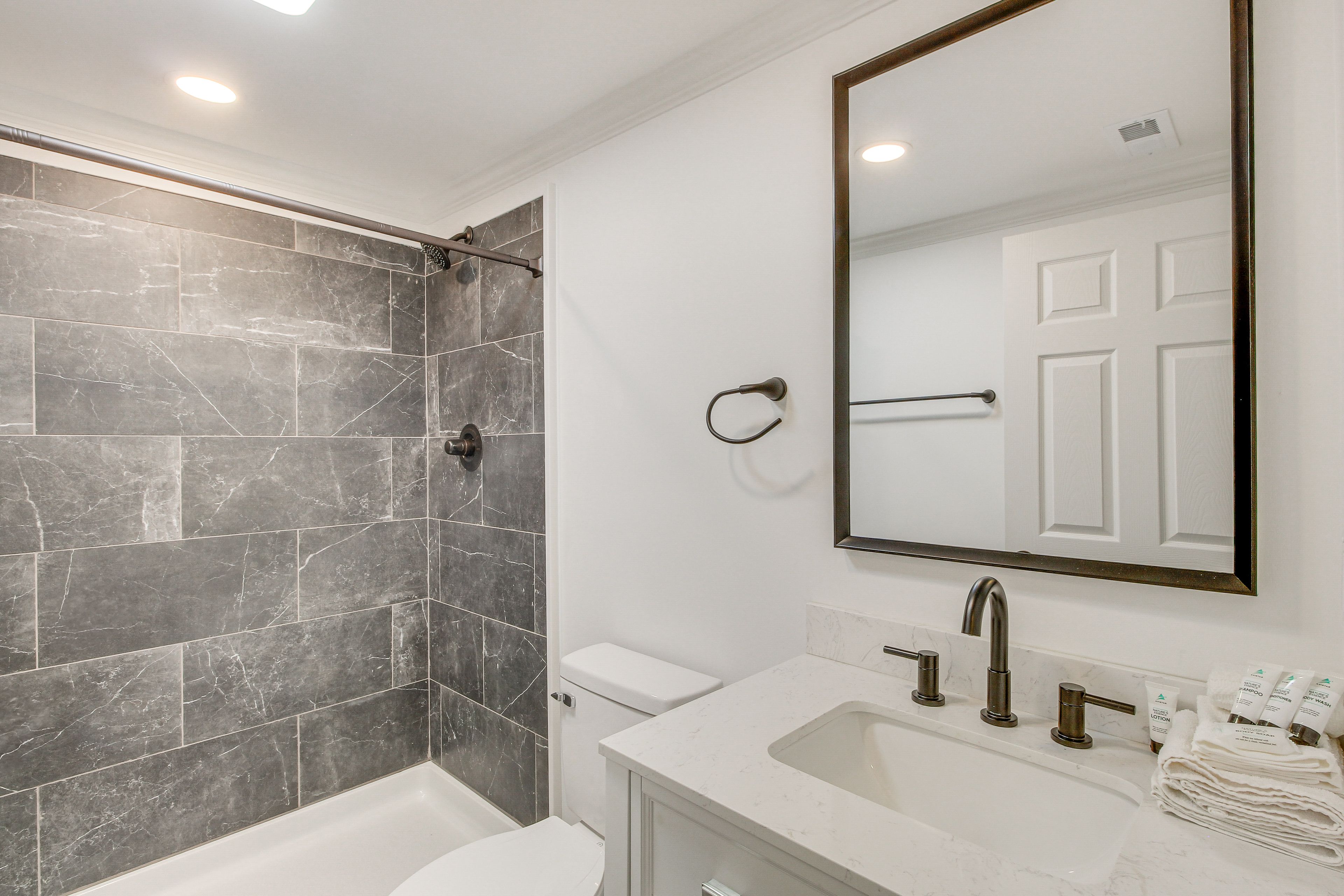 Full Bathroom | 1st Floor