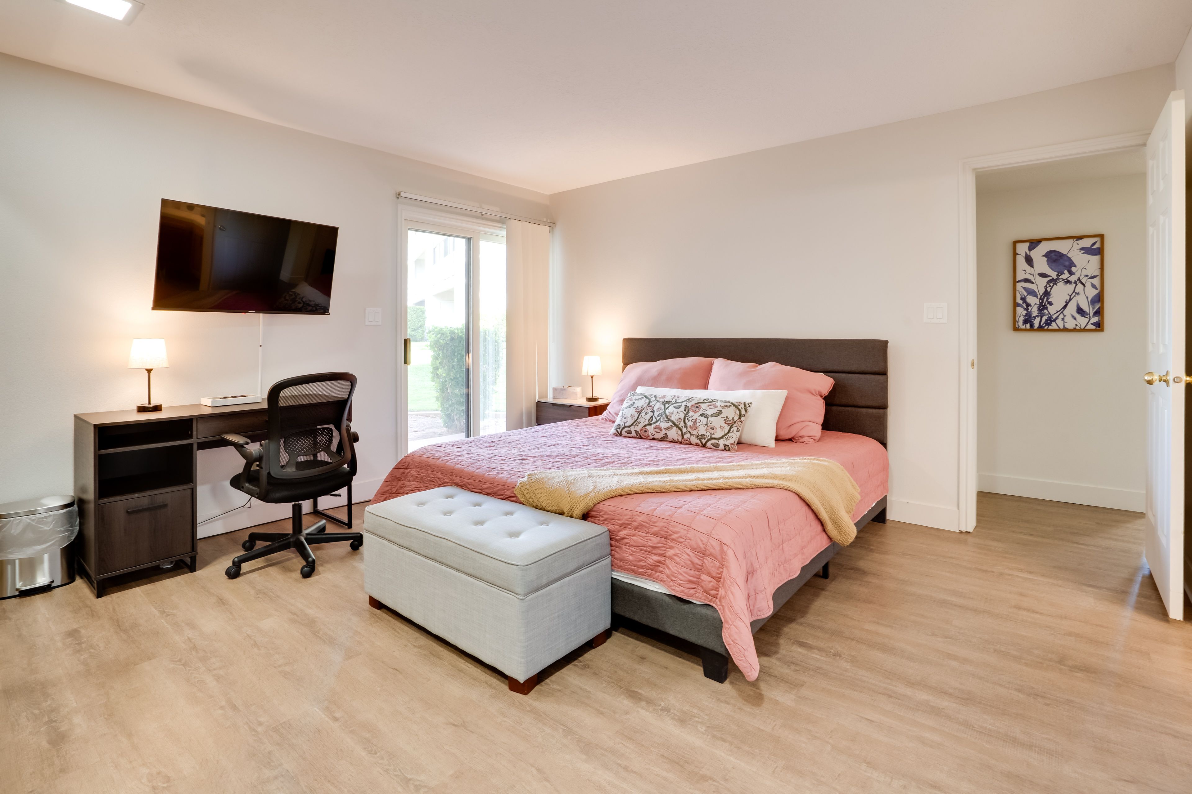 Bedroom 1 | King Bed | Smart TV