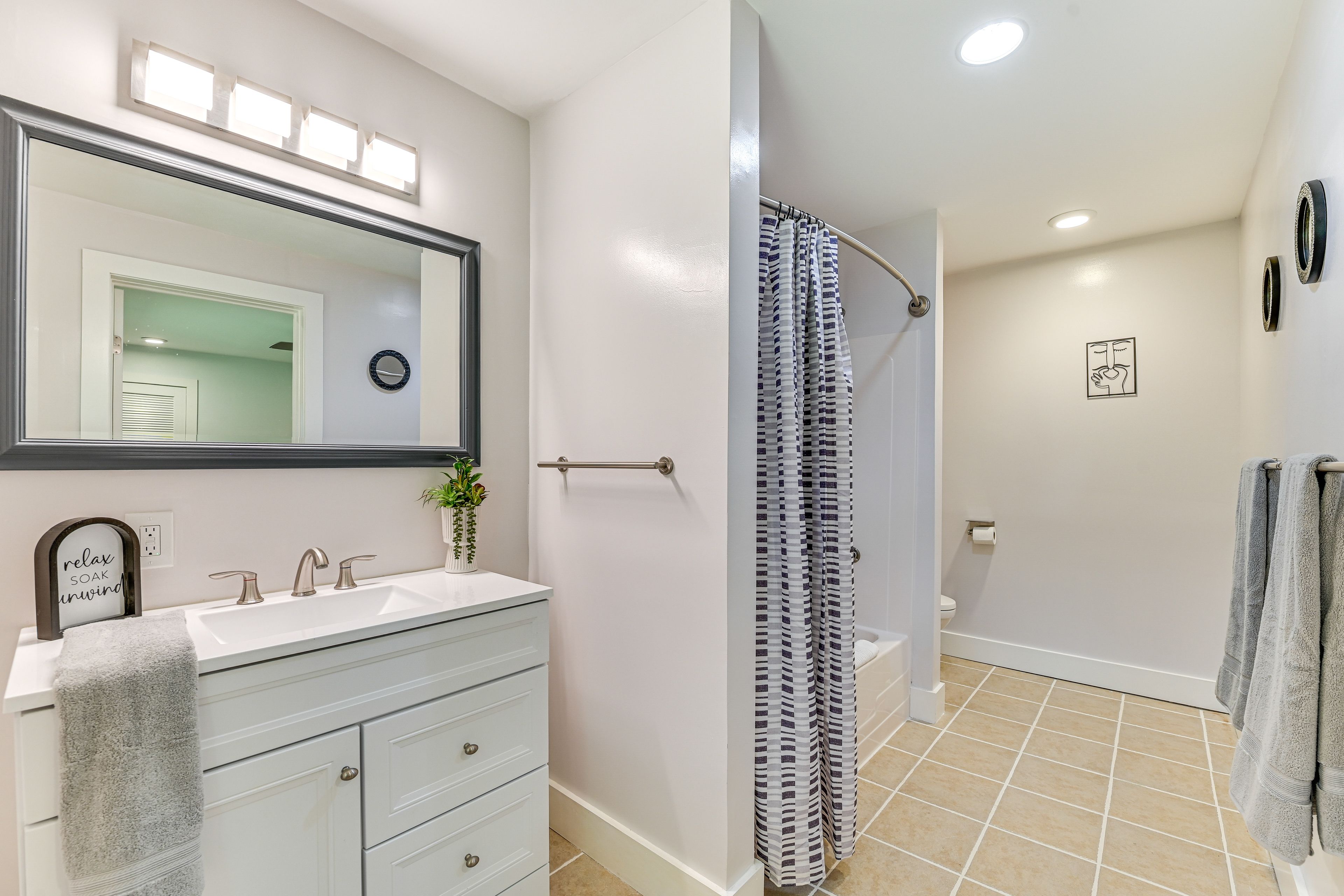 Bathroom | Towels Provided