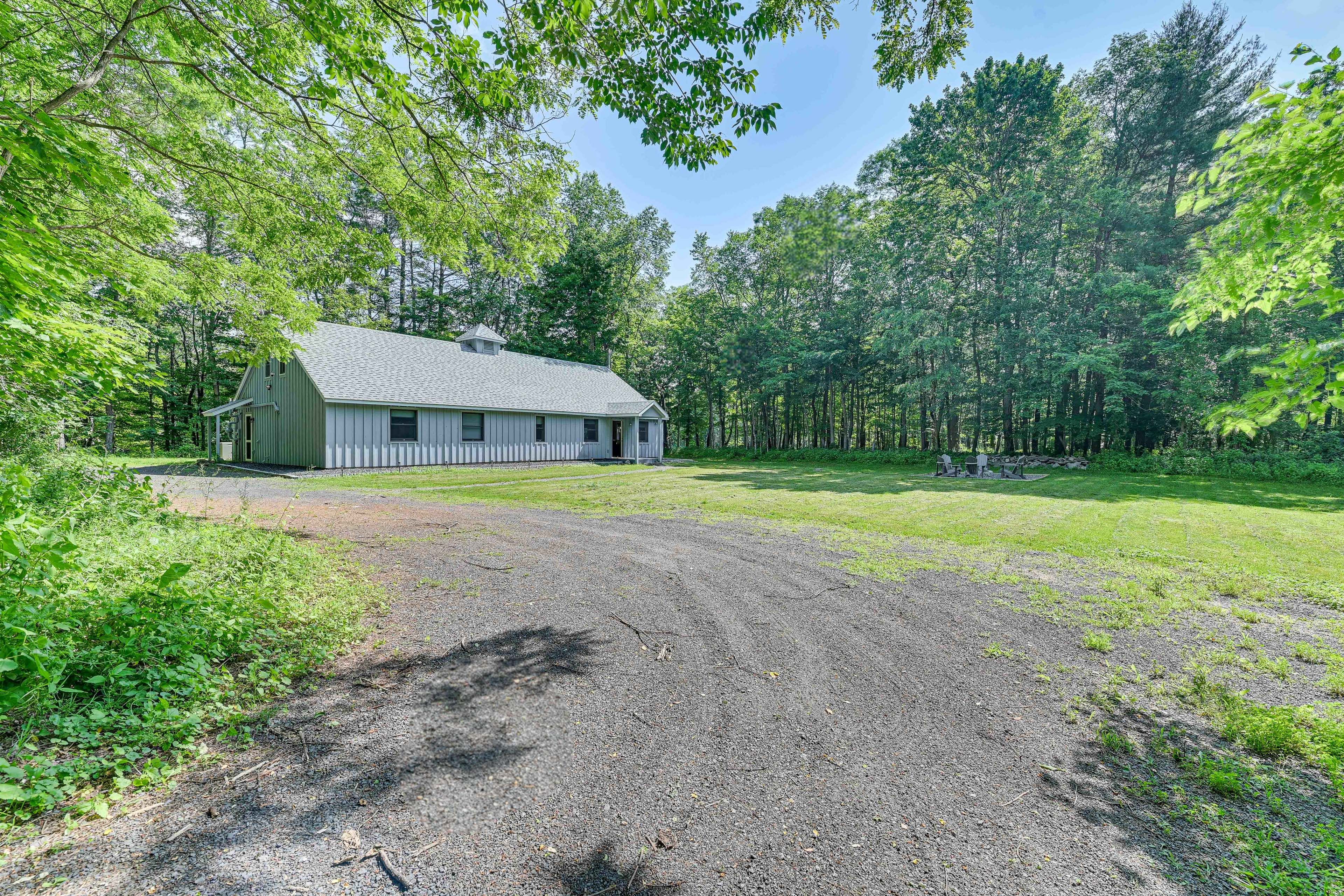 Exterior | Driveway (4 Vehicles)