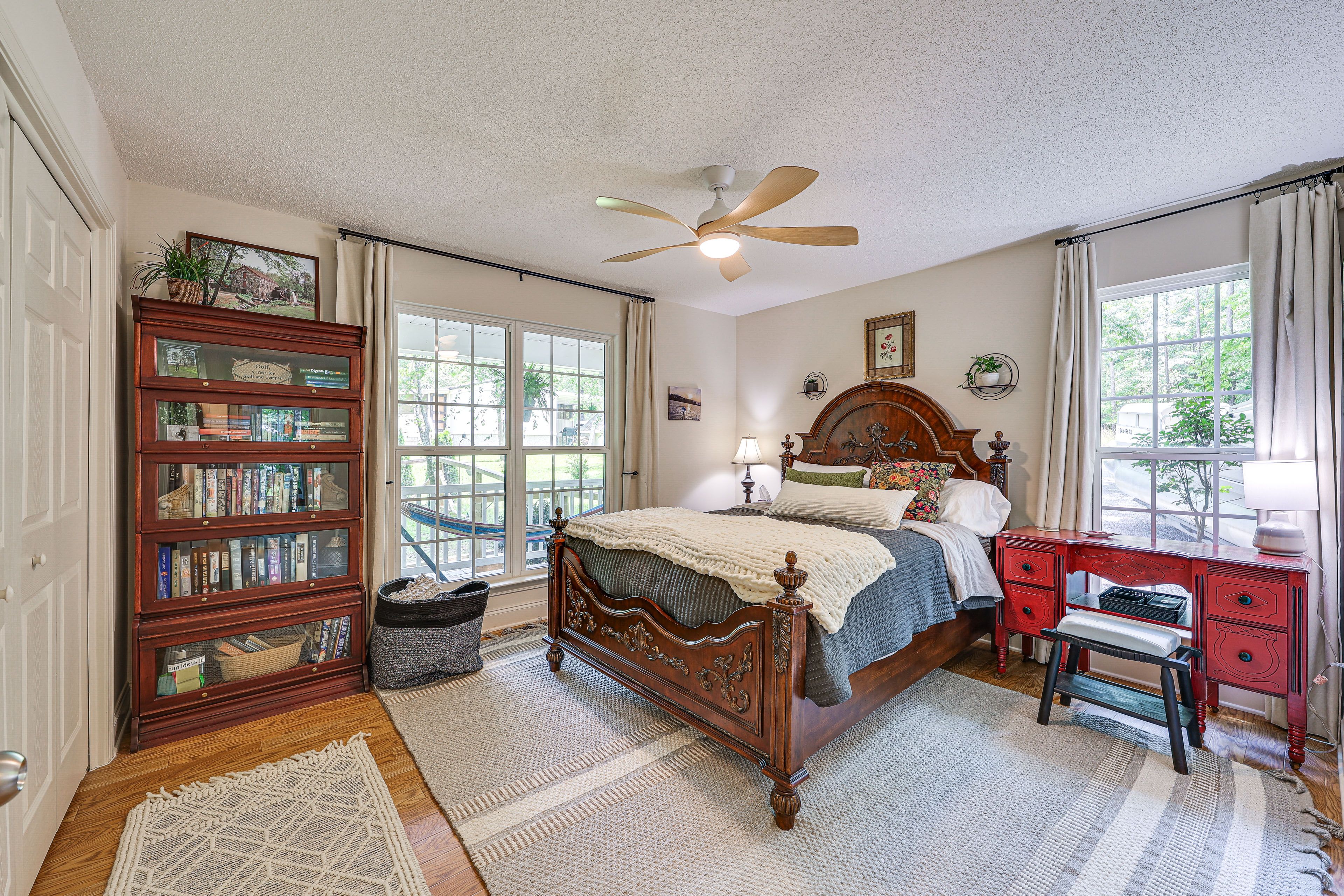 Bedroom 1 | 1st Floor | Queen Bed | Linens Provided