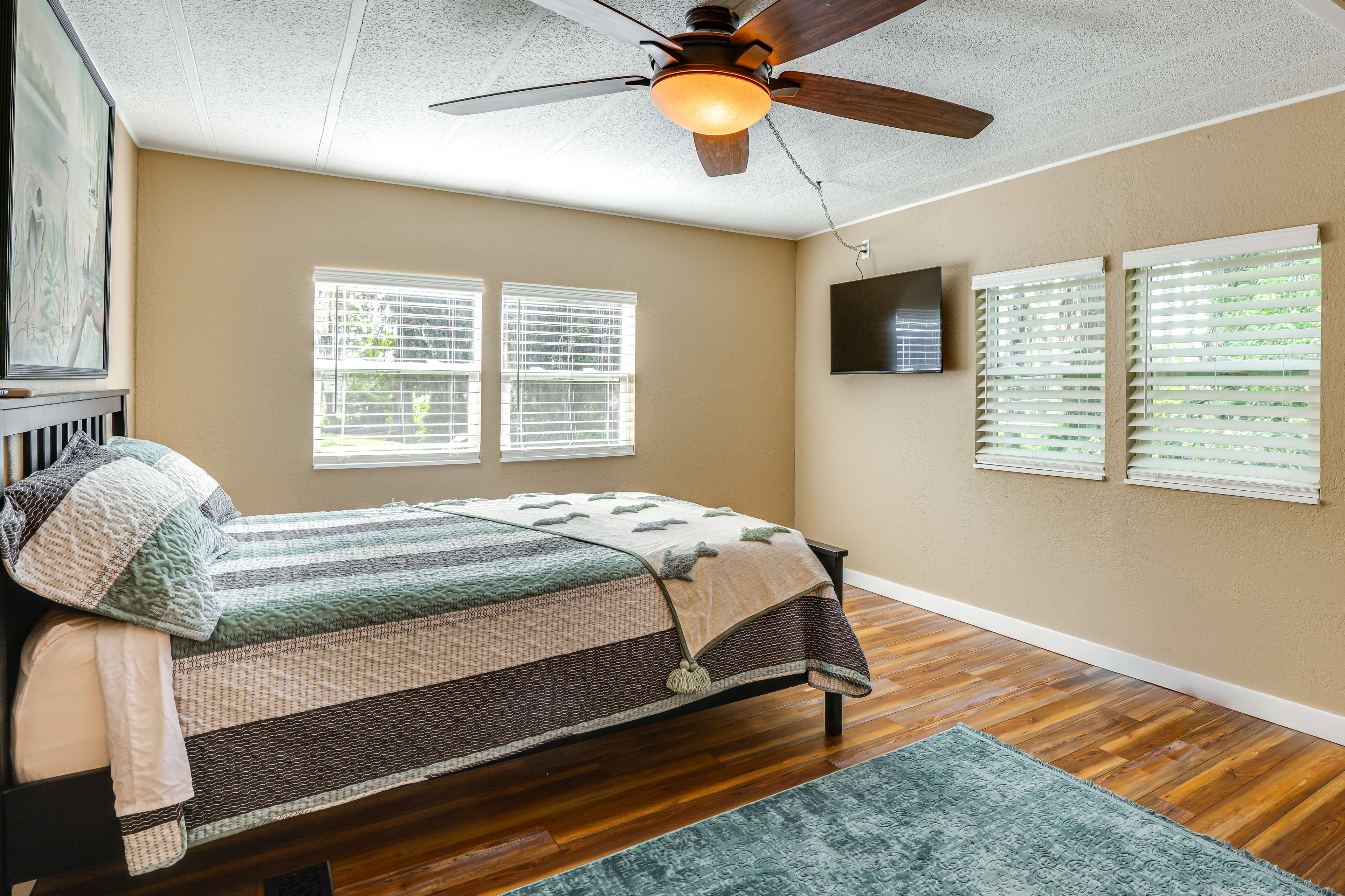 Bedroom 1 | Queen Bed | Linens Provided