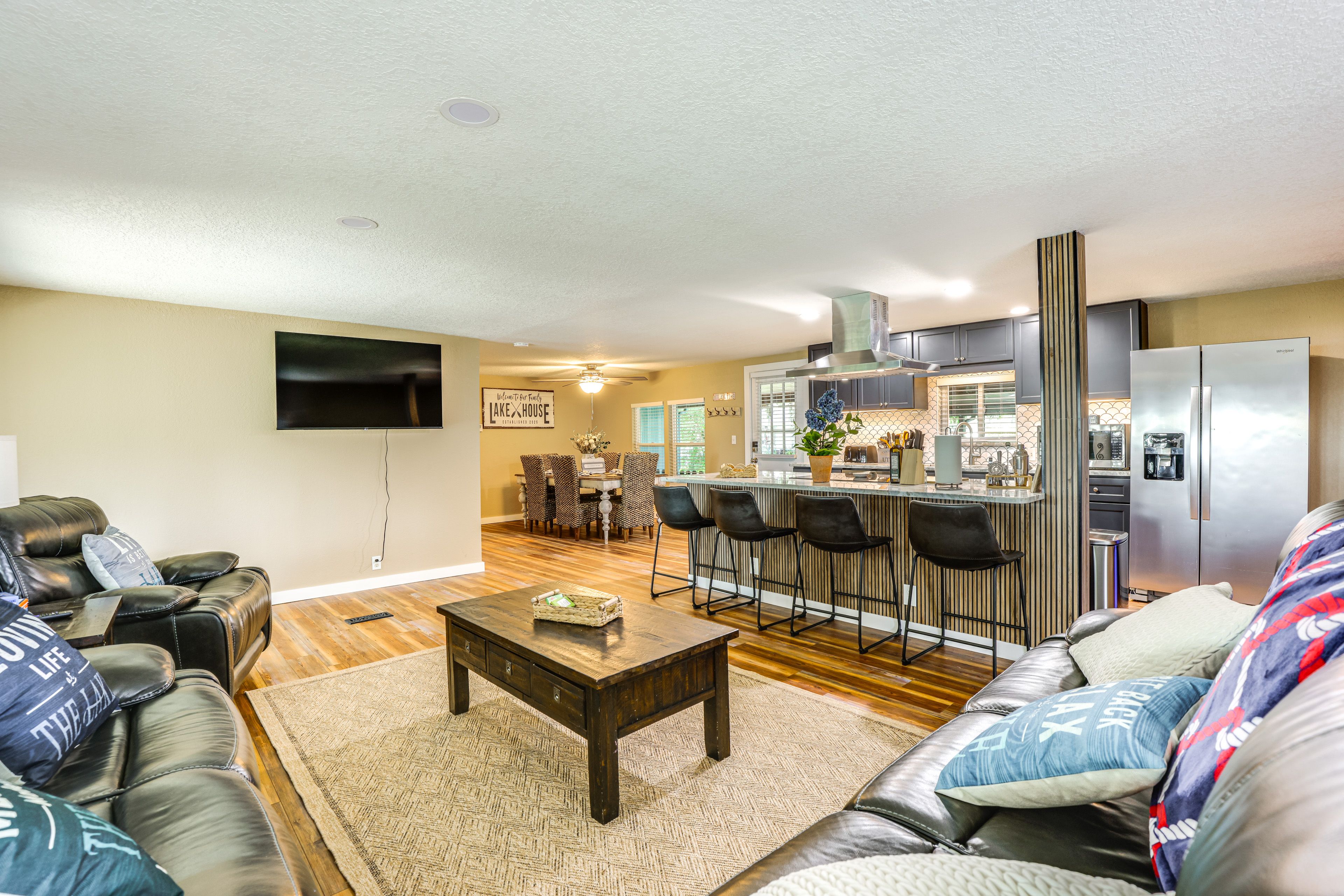 Living Room | Open Floor Plan | Arcade Machine