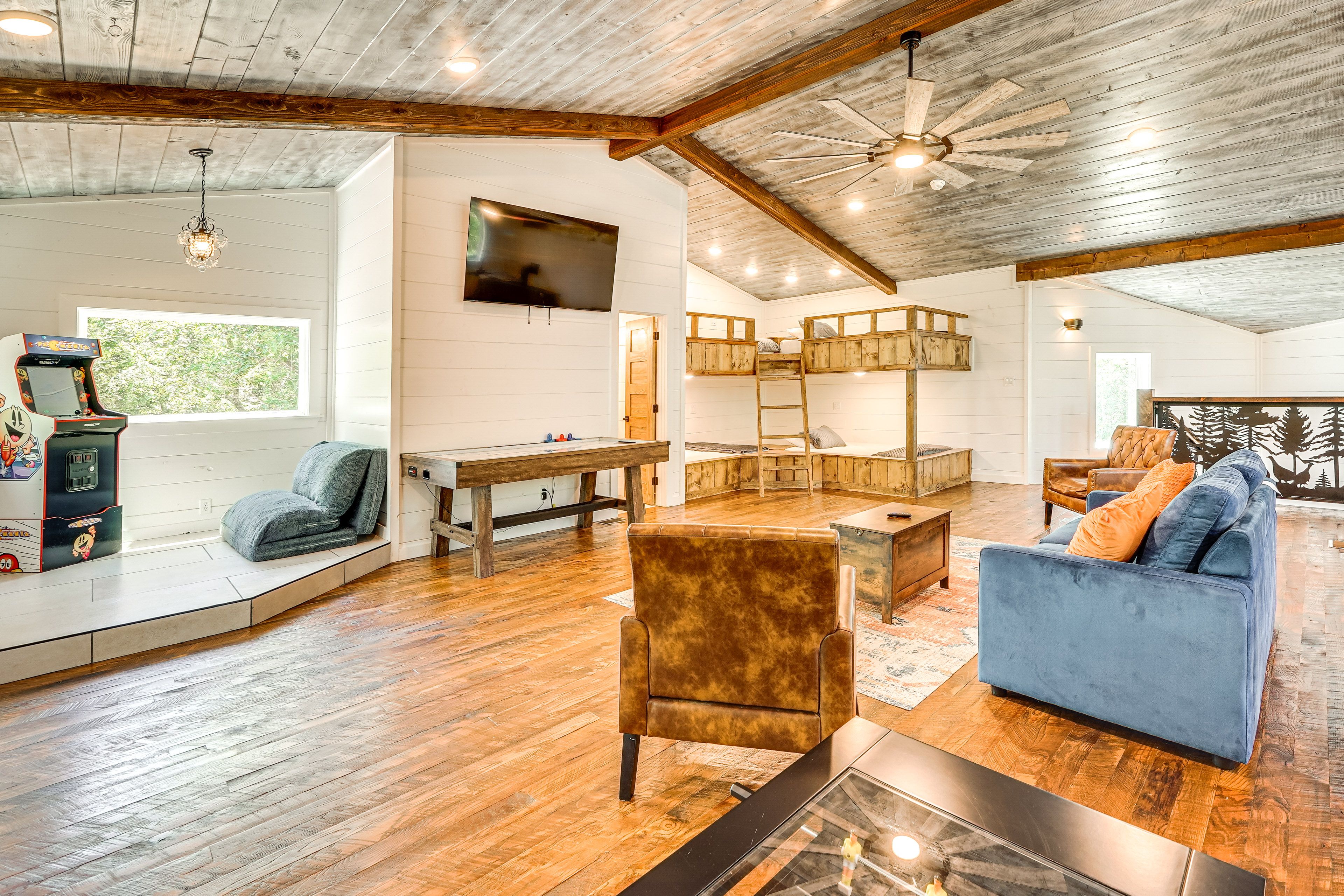 Loft | 2 Full Bunk Beds | Full Sleeper Sofa | Smart TV | 2nd Floor
