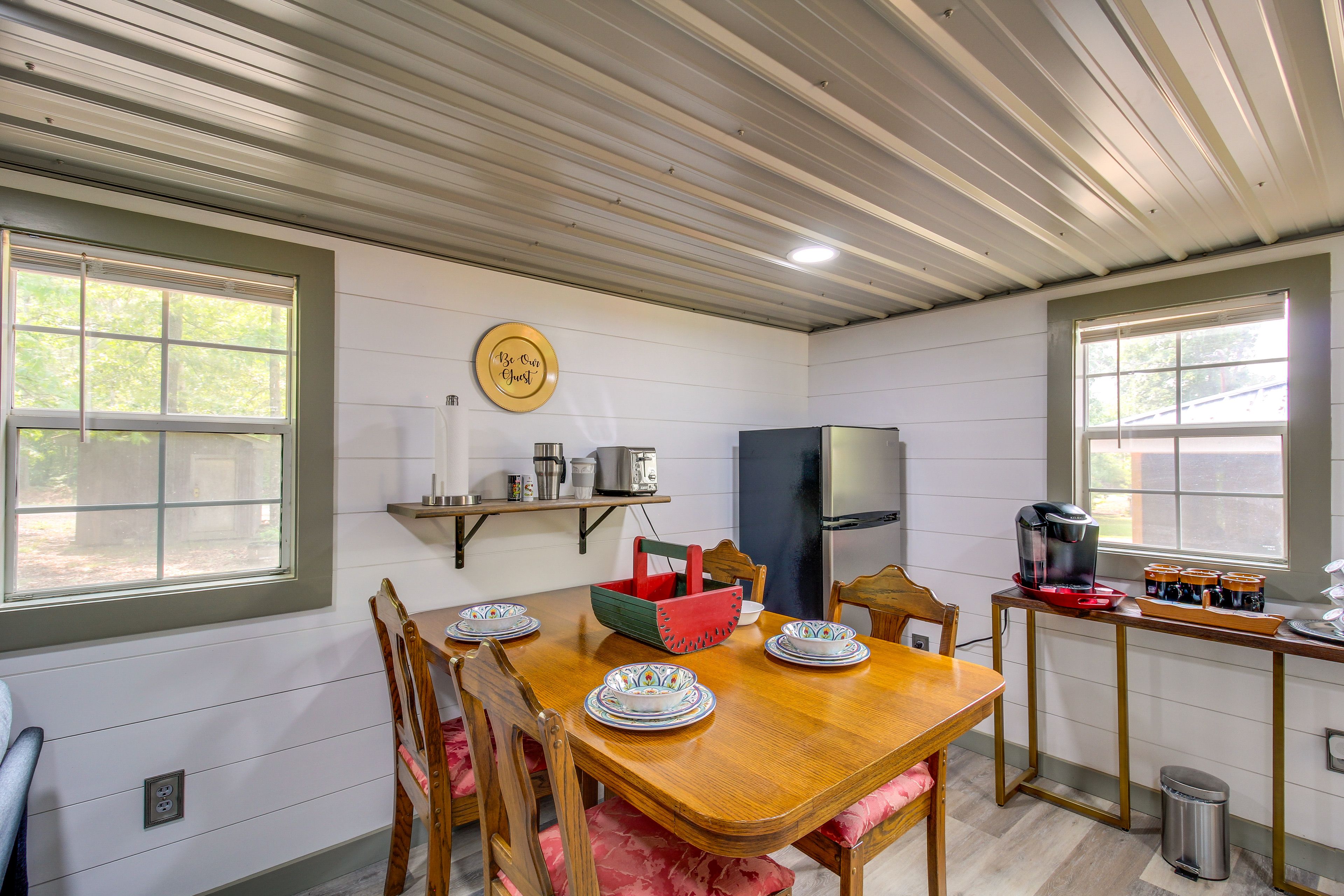 Dining Area | Dishware & Flatware Provided