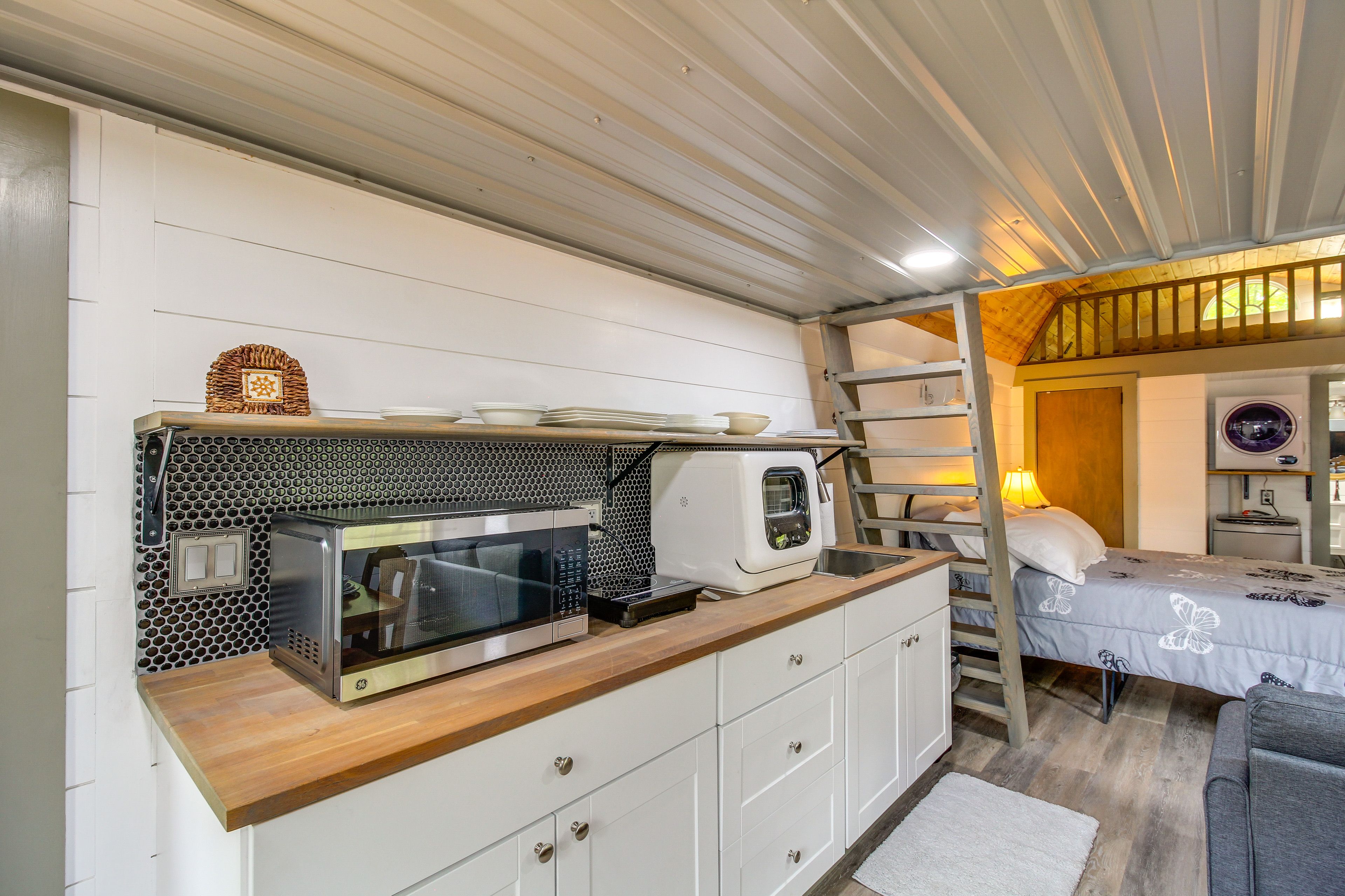 Kitchenette | Microwave | Hot Plate | Keurig Coffee Maker