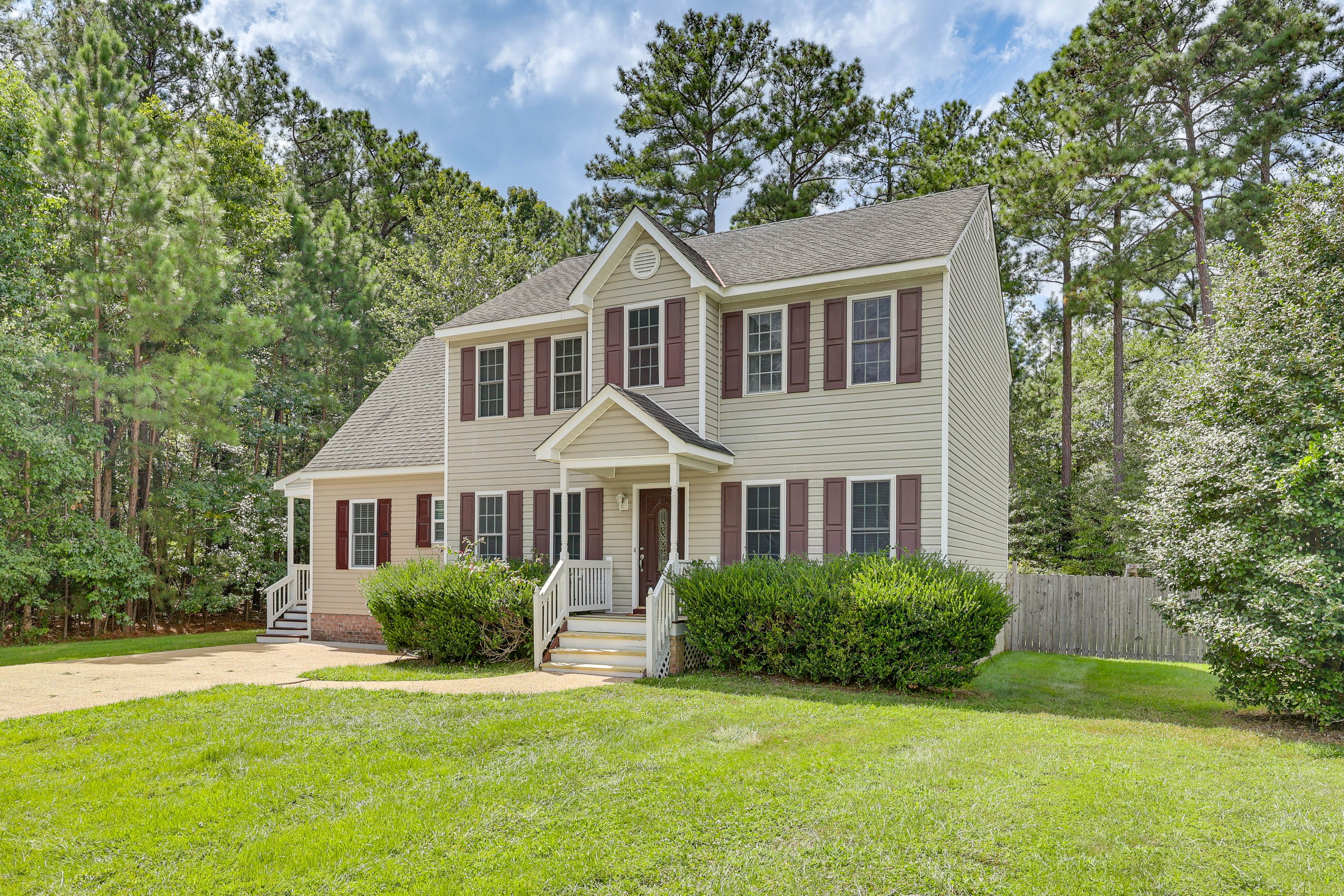 Richmond Vacation Rental | 4BR | 2.5BA | 1,926 Sq Ft | Stairs Required