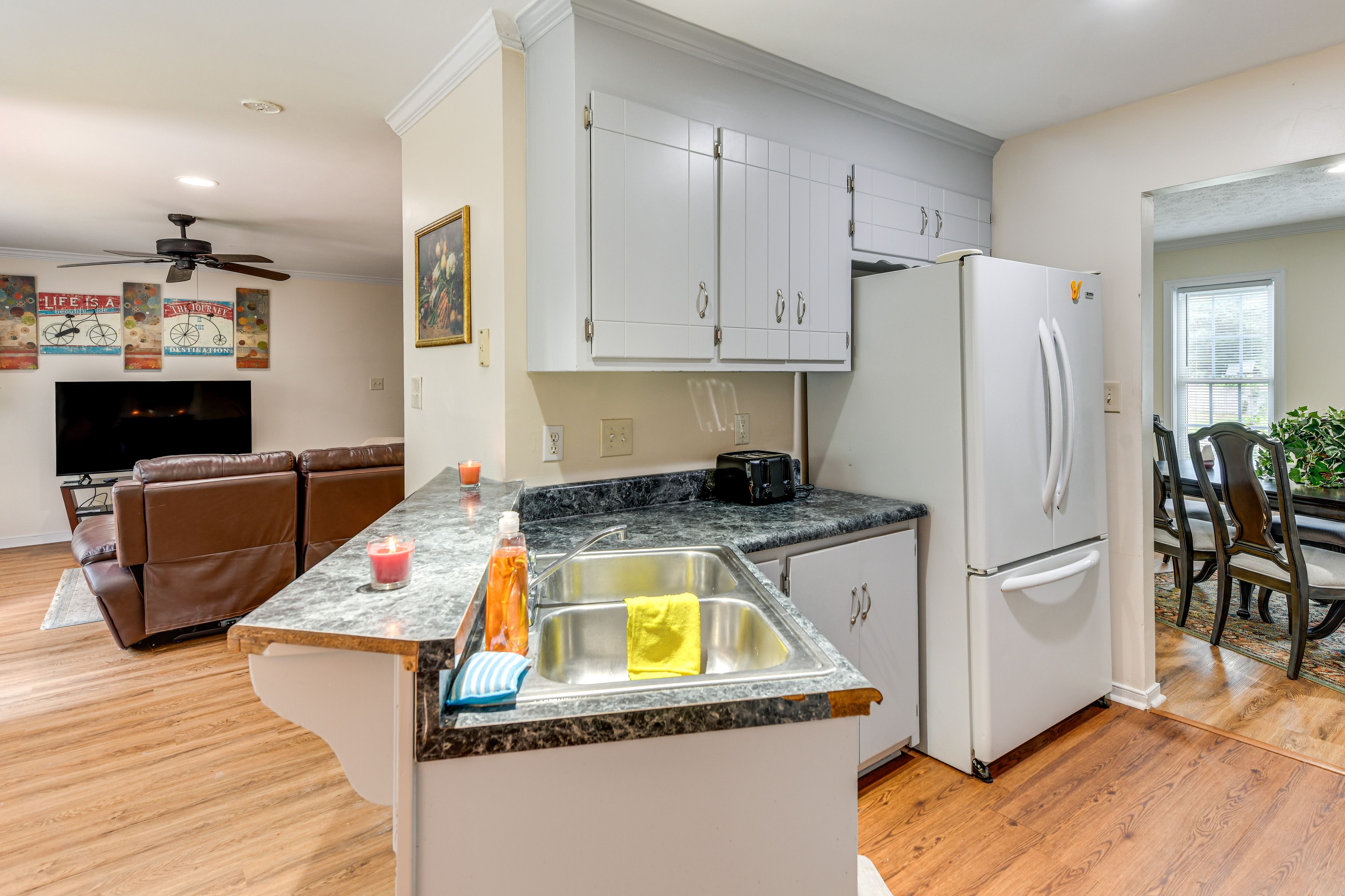 Kitchen | 1st Floor | Cooking Basics | Stove/Oven