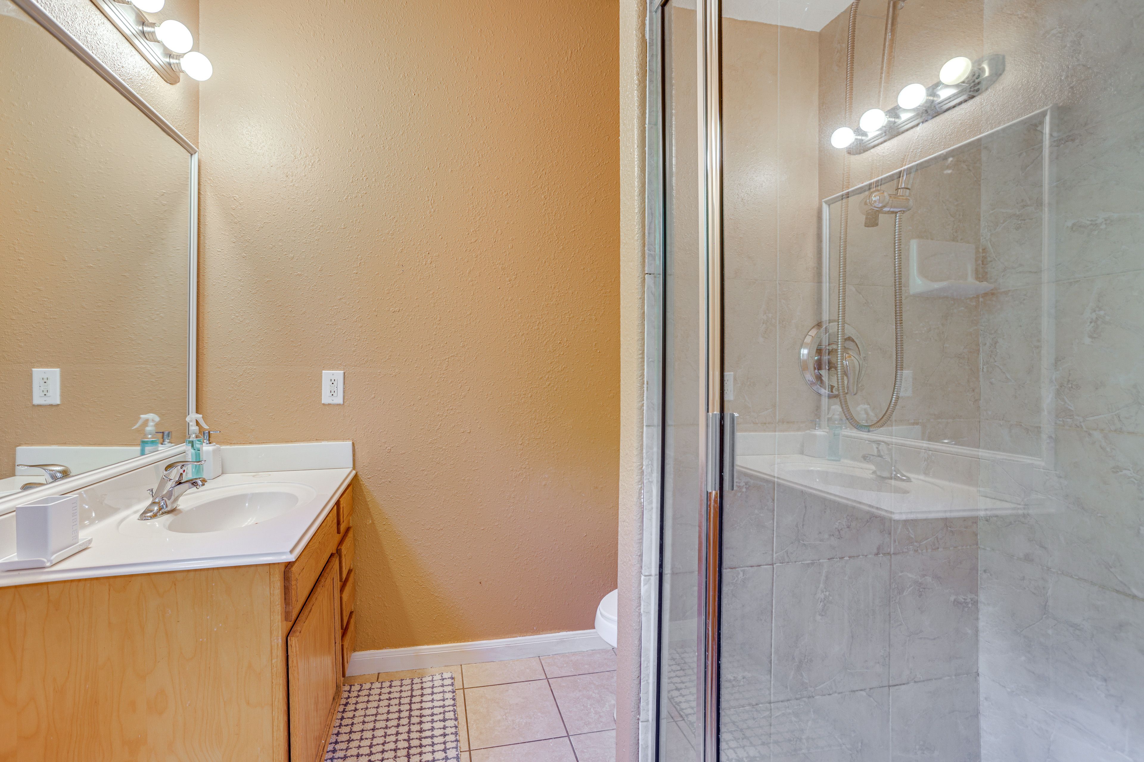 En-Suite Bathroom | 1st Floor