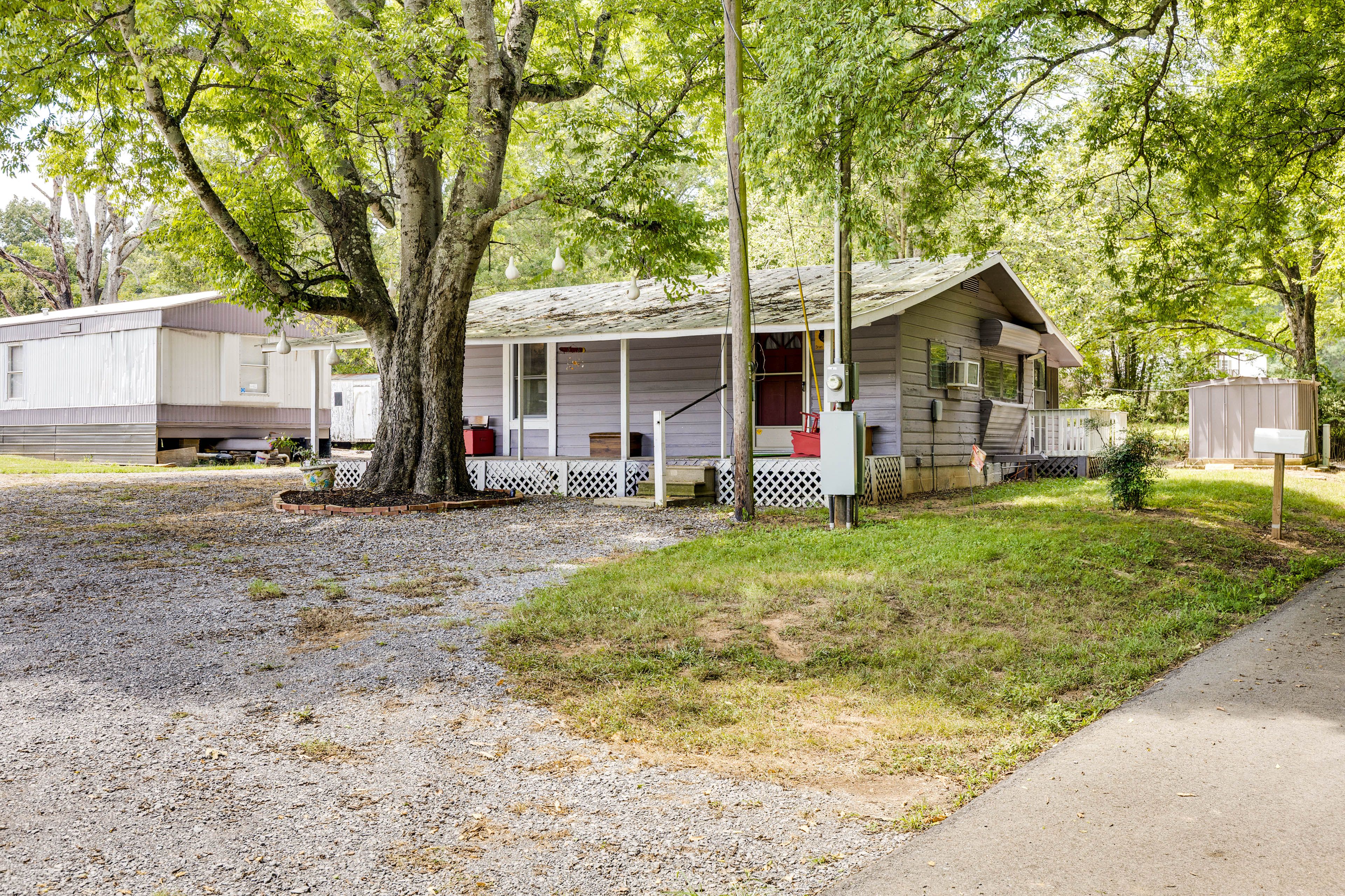 Property Exterior | Single-Story Cabin