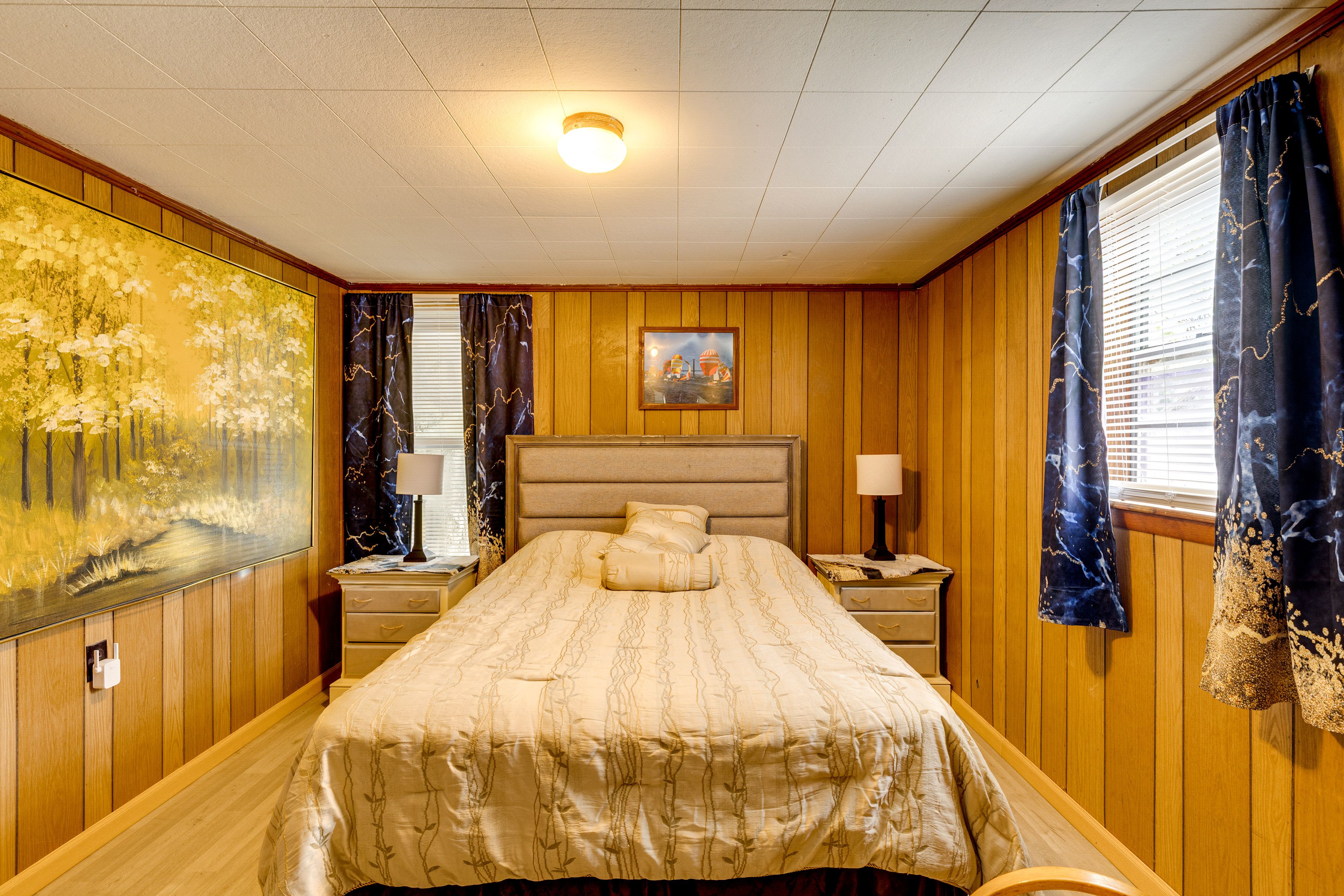 Bedroom 1 | Queen Bed | Linens Provided