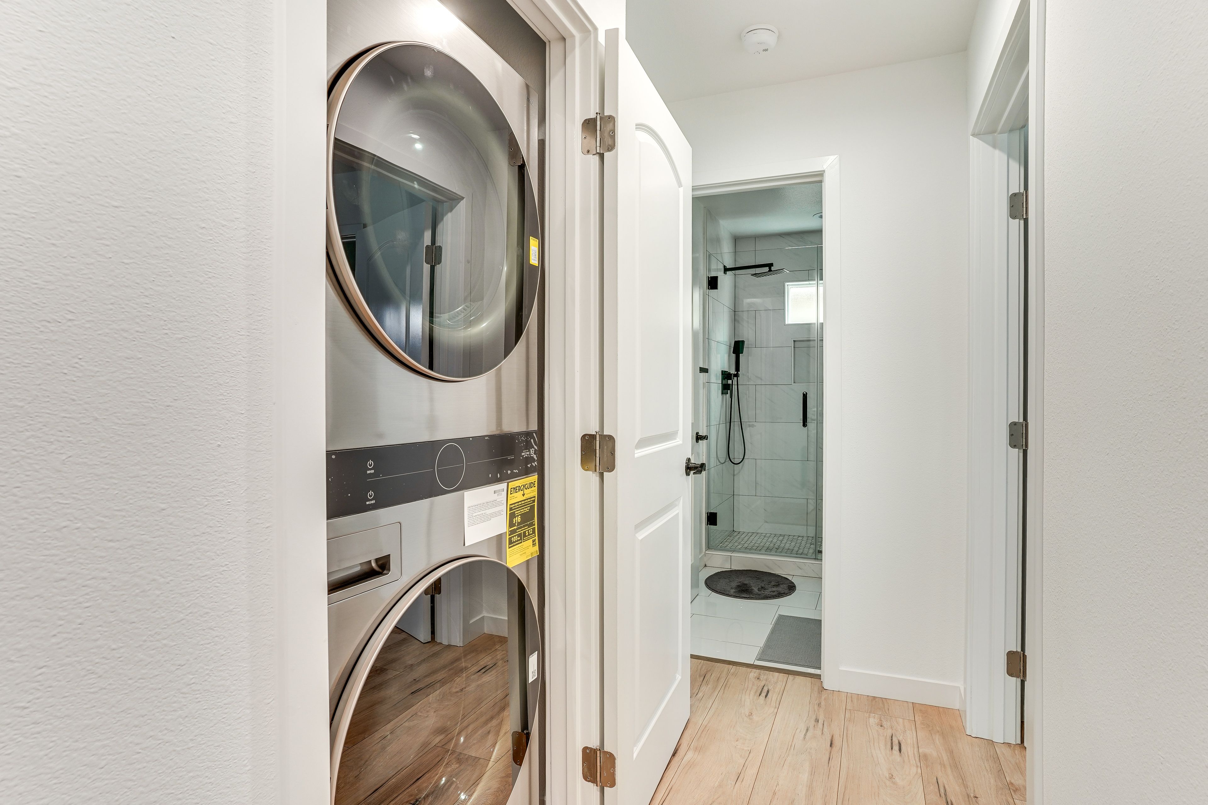 Laundry Closet | Washer & Dryer