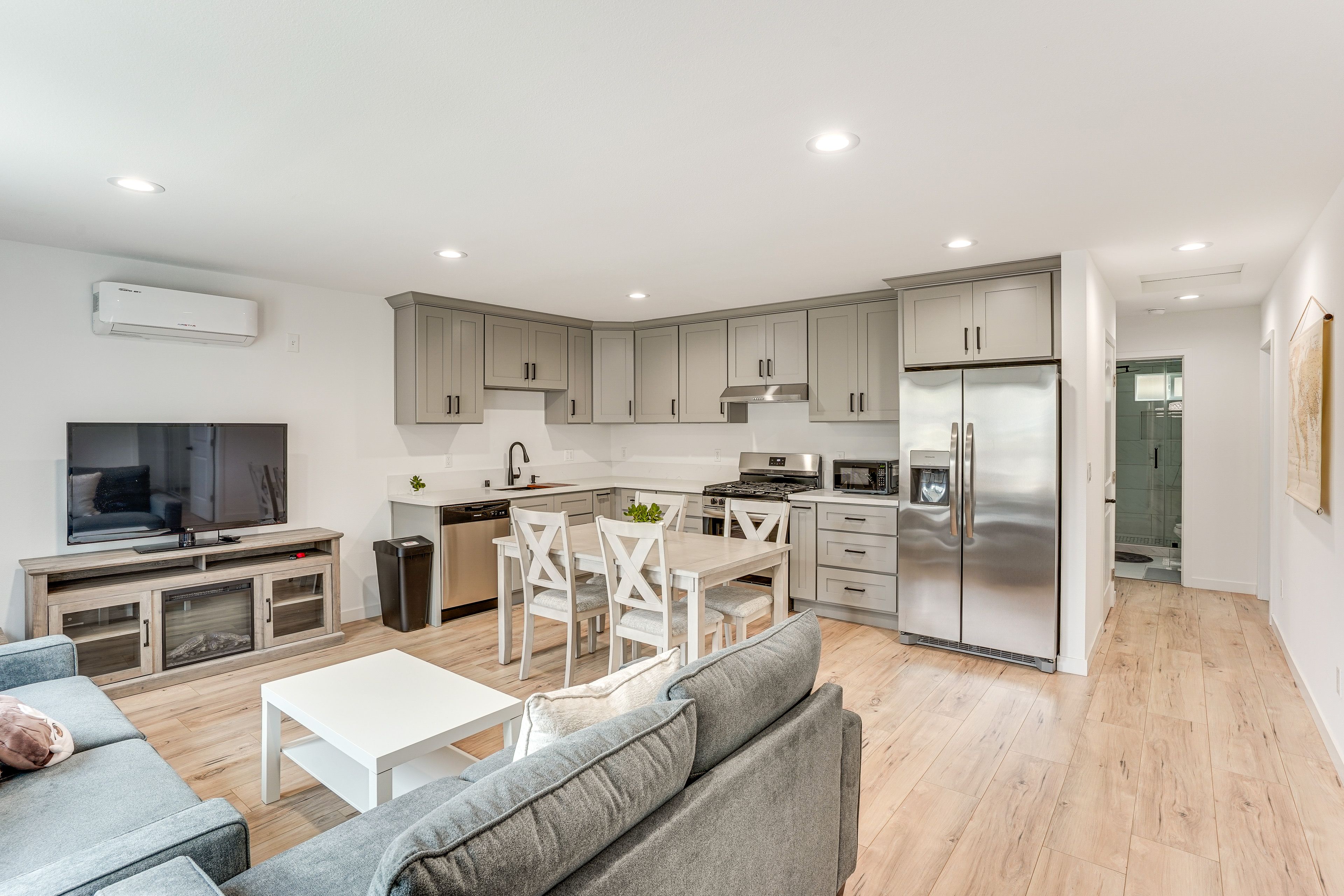 Long Beach Vacation Rental | 3BR | 2BA | Step-Free Access | 1,000 Sq Ft