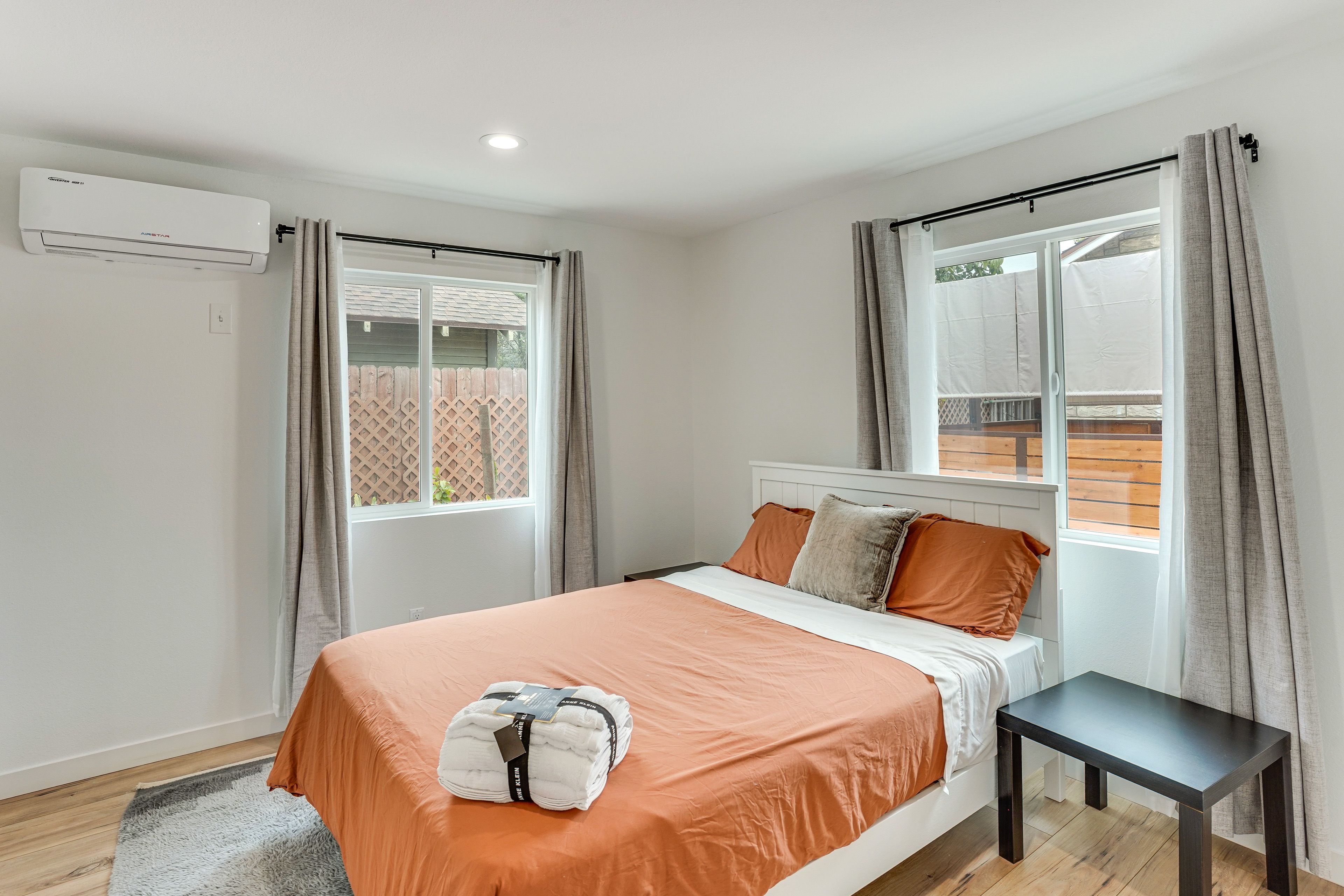 Bedroom 2 | Queen Bed
