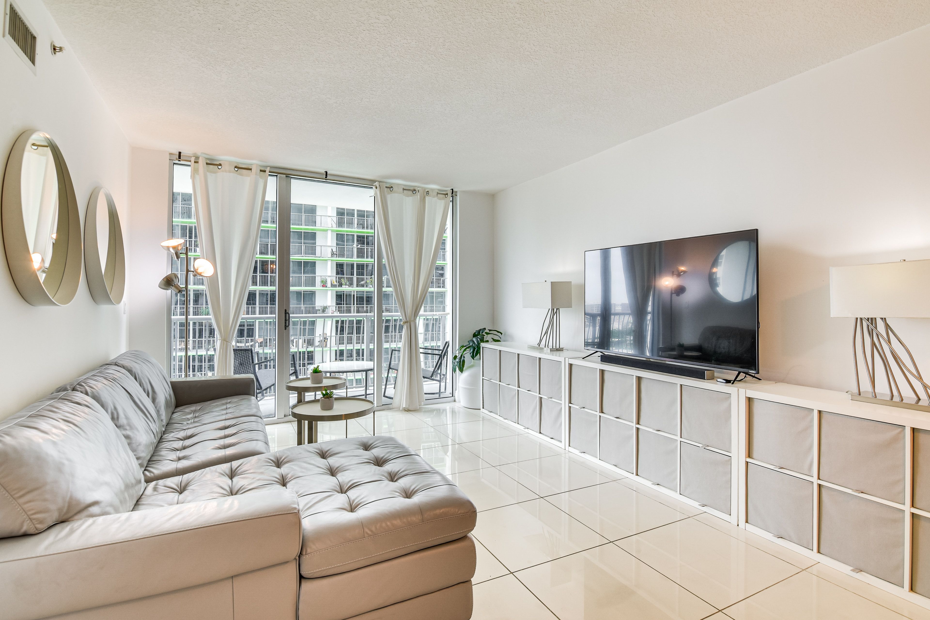 Miami Vacation Rental | 1BR | 1BA | Step-Free Access | 825 Sq Ft
