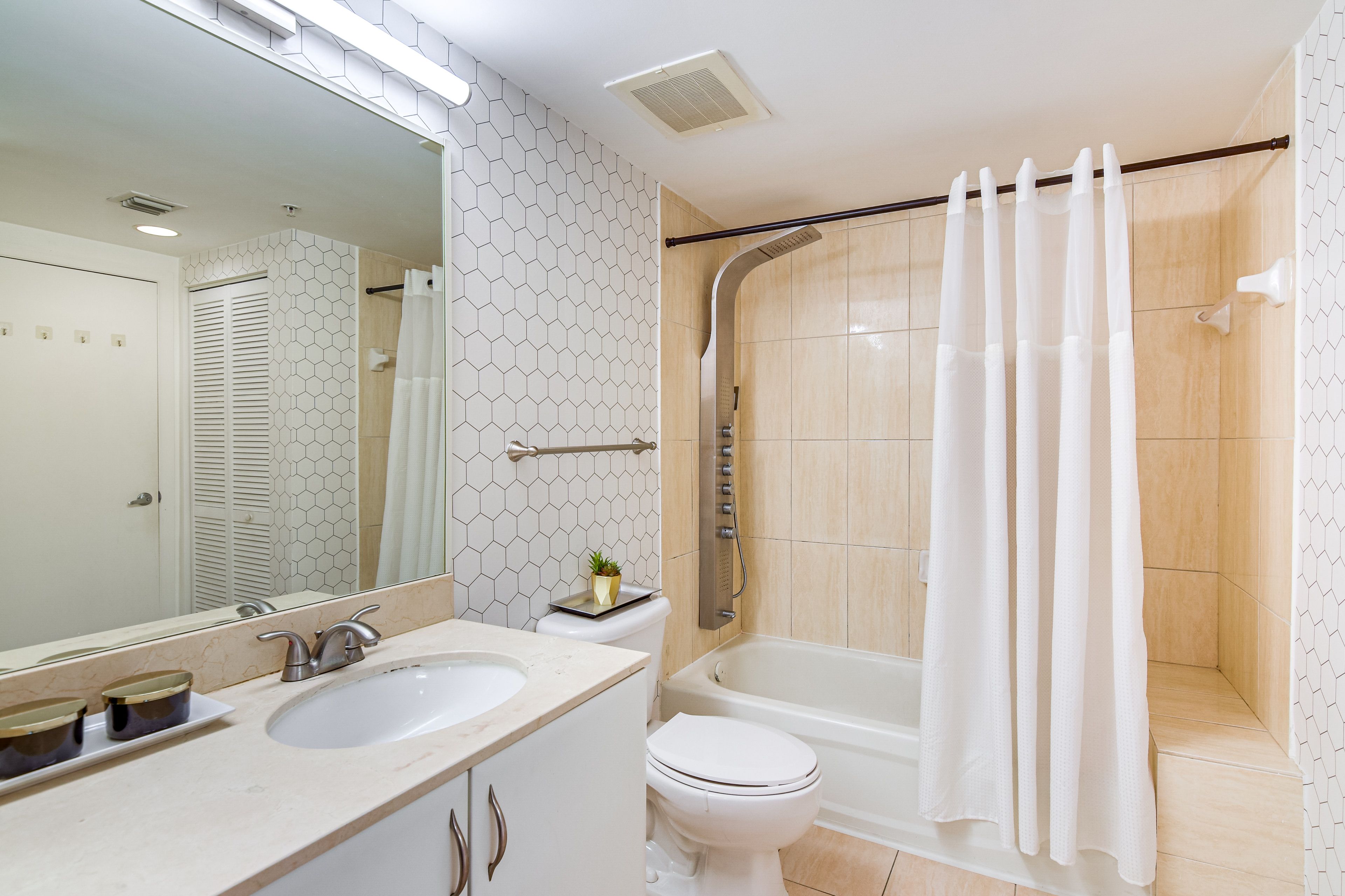 Bathroom | Towels Provided