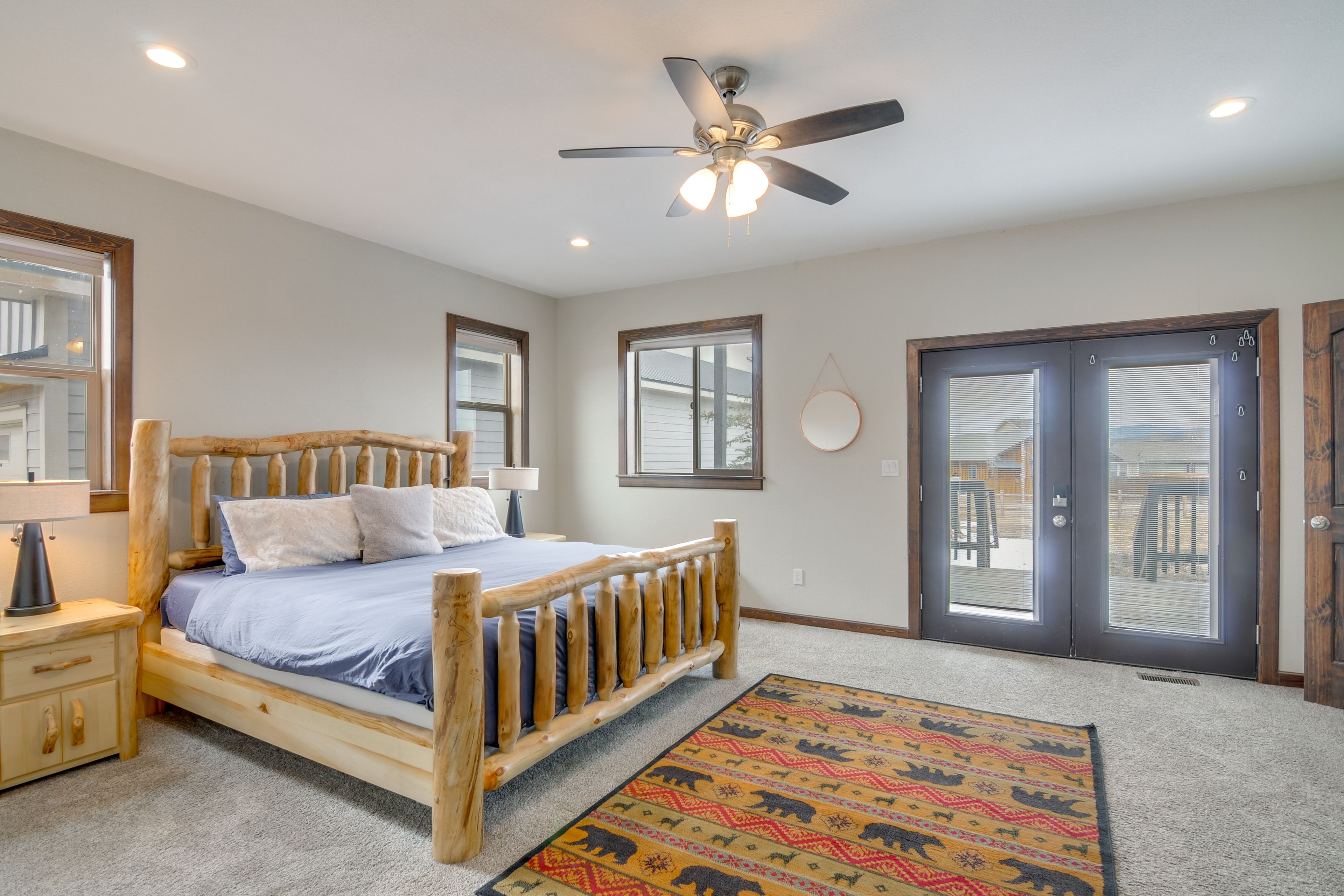 Bedroom 1 | King Bed | 1st Floor