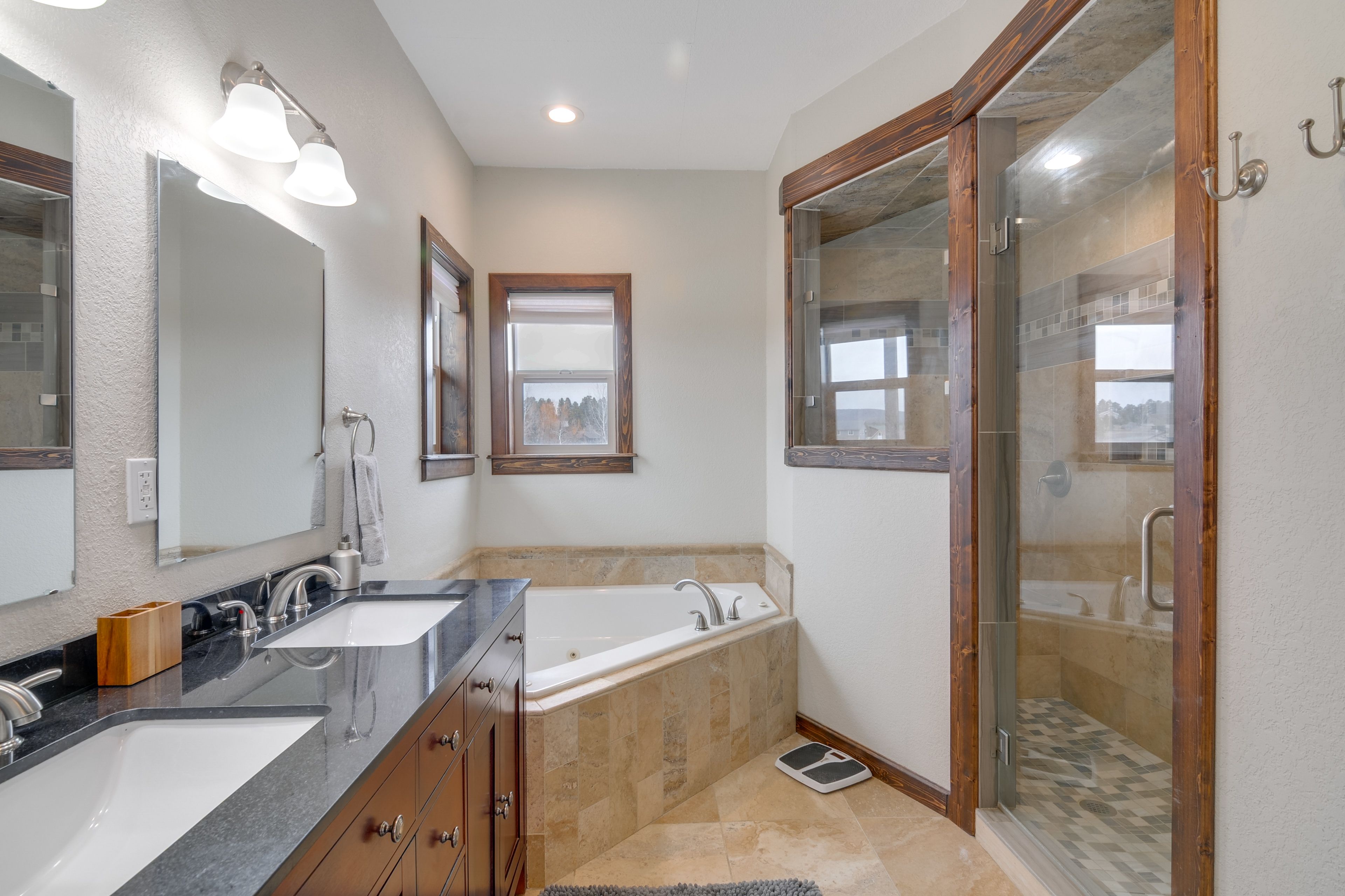 Full Bath | 1st Floor