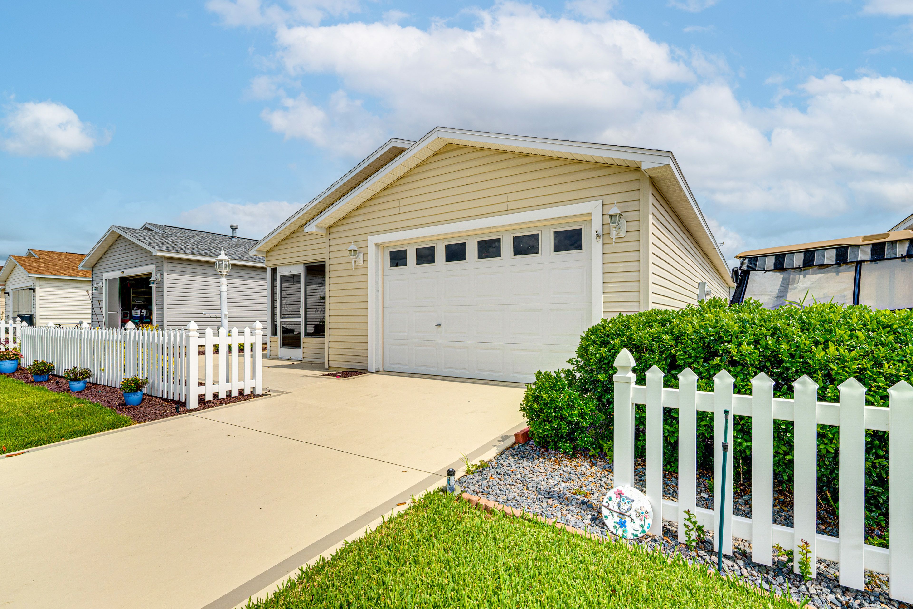 Parking | Driveway (1 Vehicle)