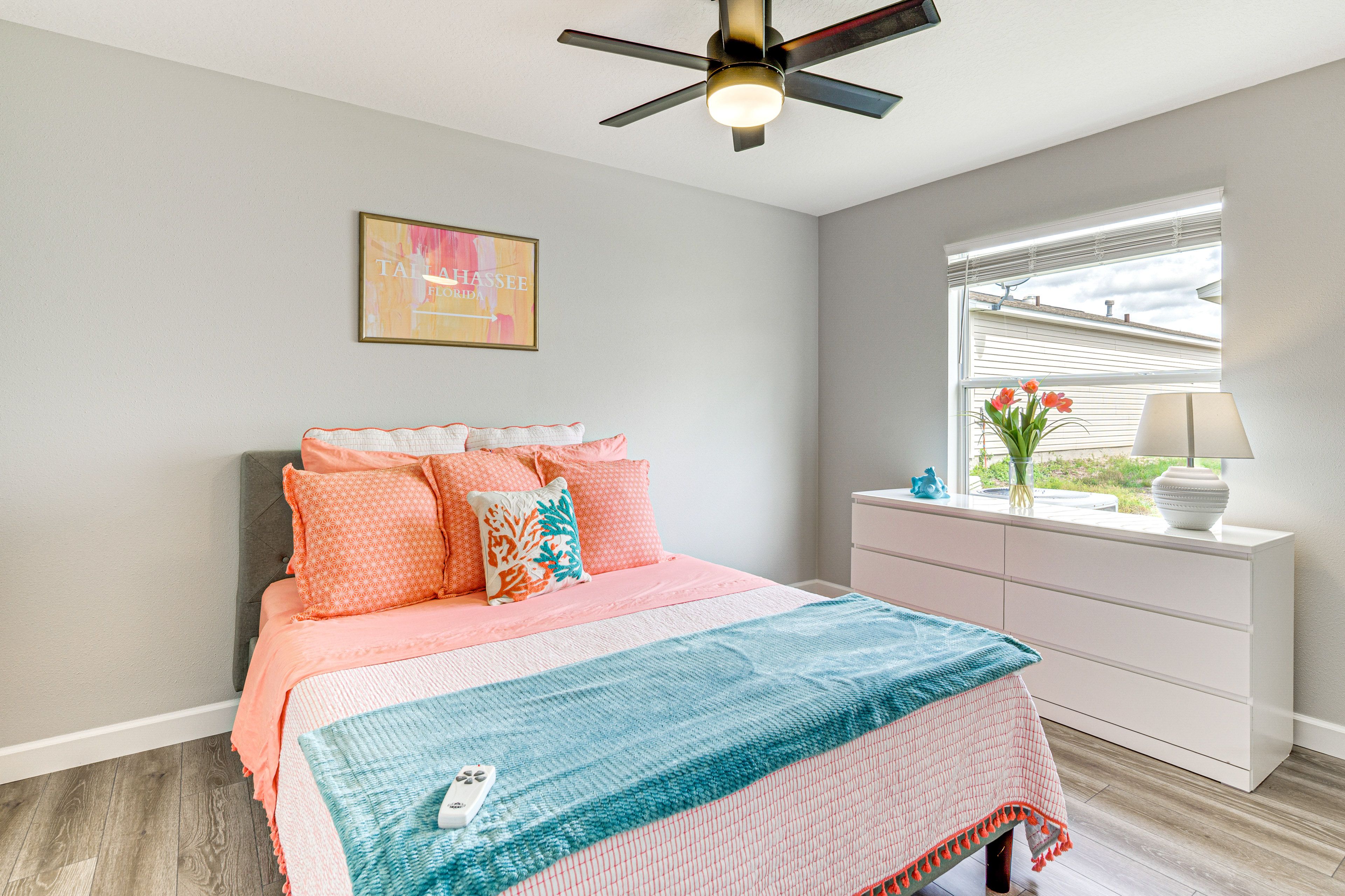 Bedroom 2 | Queen Bed