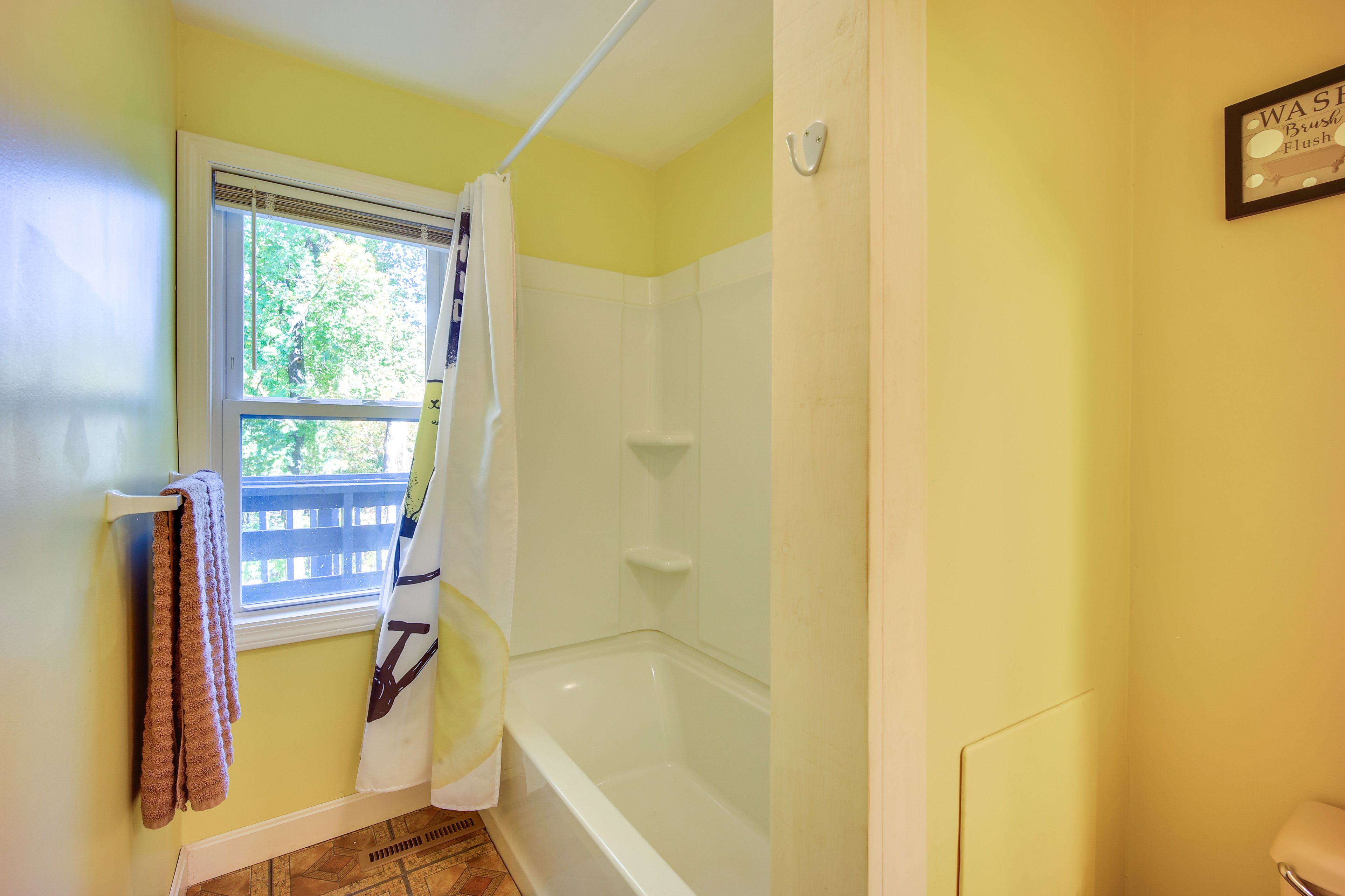 Bathroom | Towels Provided